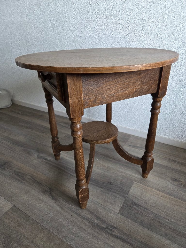 Antieke eikenhouten tafel / tafeltje, Ophalen
