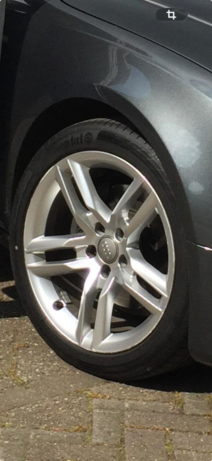 4 Originele Audi s-line velgen met zomerbanden, Ophalen, 18 inch, 245 mm, Velg(en)