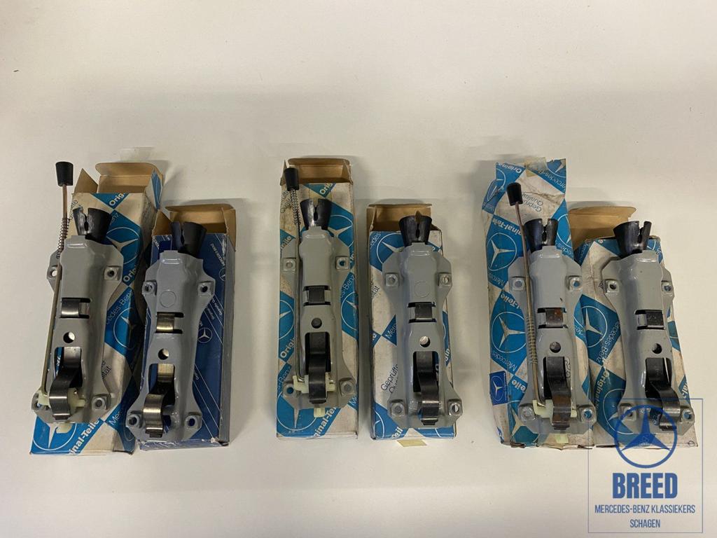 NOS set hoofdsteungeleiders achter Mercedes W124 T-model S12, -, Nieuw, Ophalen of Verzenden, -