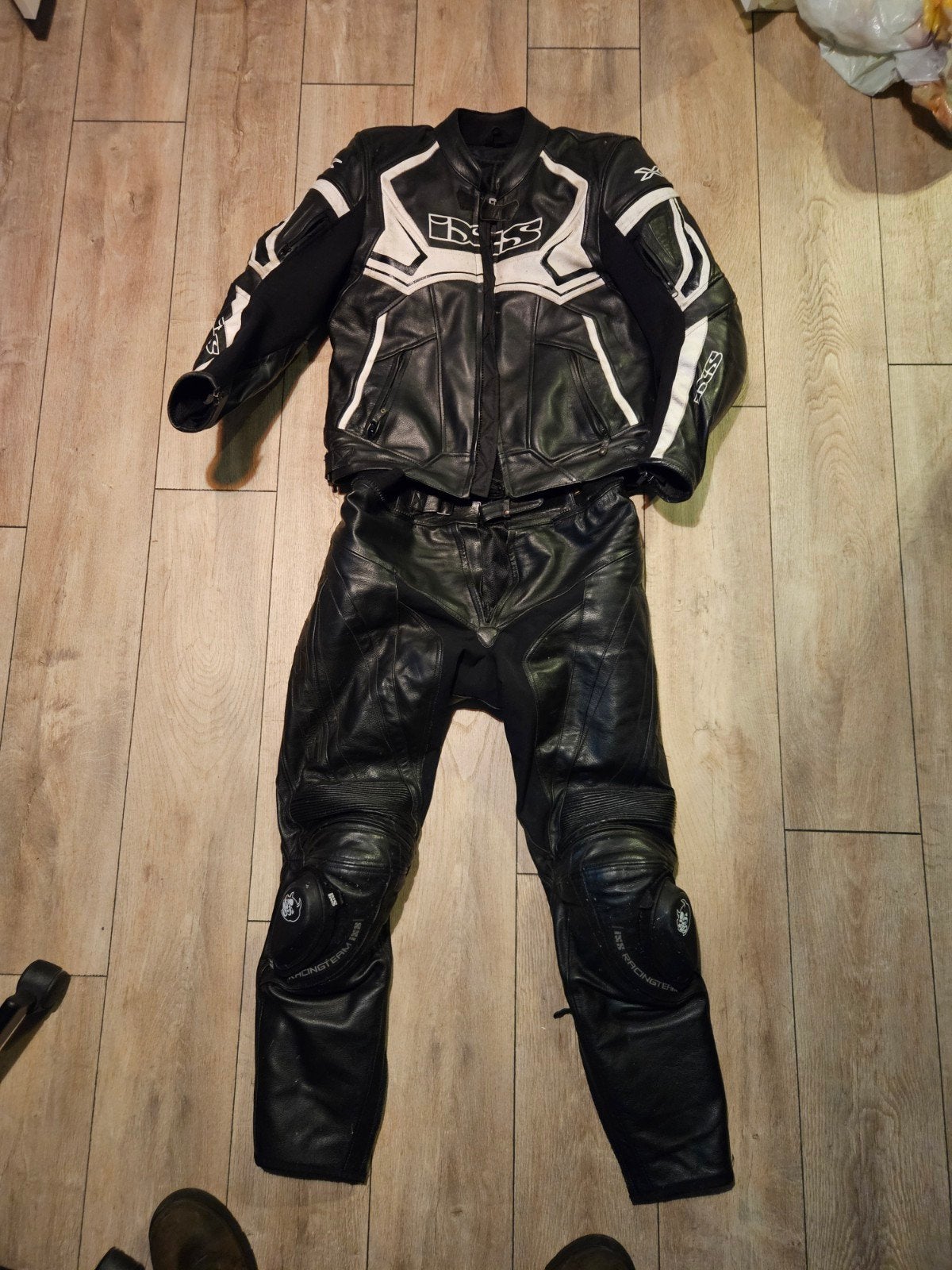 IXS Leren Motorpak 2-delig - Jas 52, Broek 106, Ophalen of Verzenden, IXS, Tweedehands, Heren
