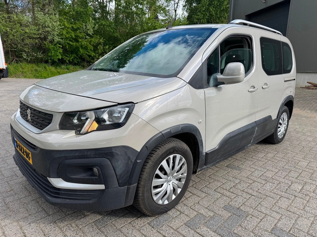 Peugeot Partner 1.2 Puretech Rifter Allure Carplay cruiseC, Auto's, Peugeot, Voorwielaandrijving, Gebruikt, 1199 cc, Handgeschakeld