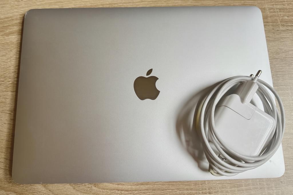 MacBook Air 2019, Gebruikt, Qwerty, 13 inch, Ophalen of Verzenden