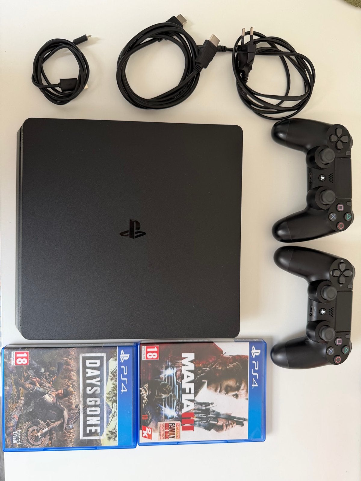 PlayStation 4 Slim 1TB + 2 Controllers + Days Gone & Mafia 3, Ophalen, Met games, Met 2 controllers, Zo goed als nieuw