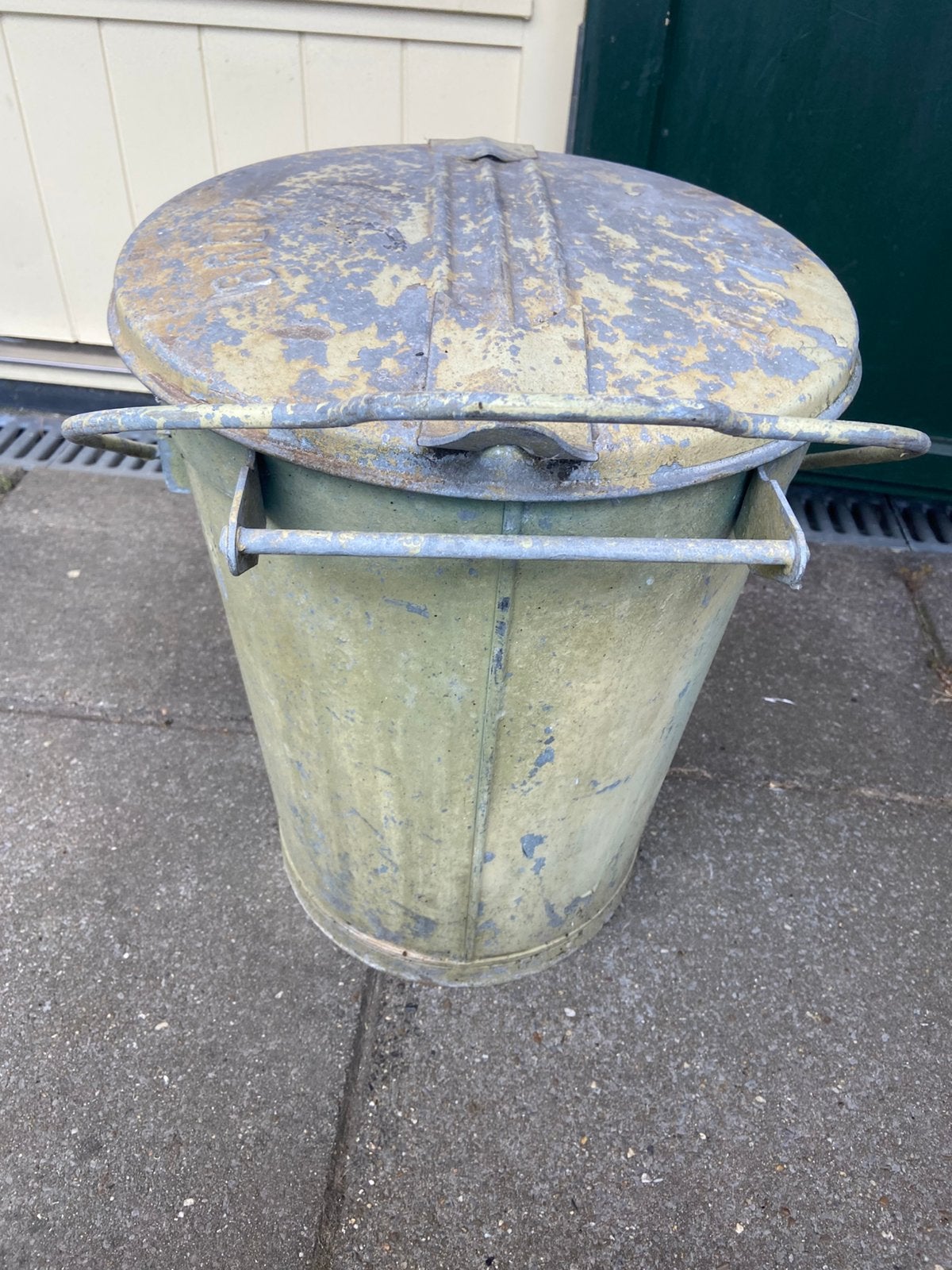 Zinken vuilnisemmer voor buiten., 40 liter of meer, Ophalen, Gebruikt