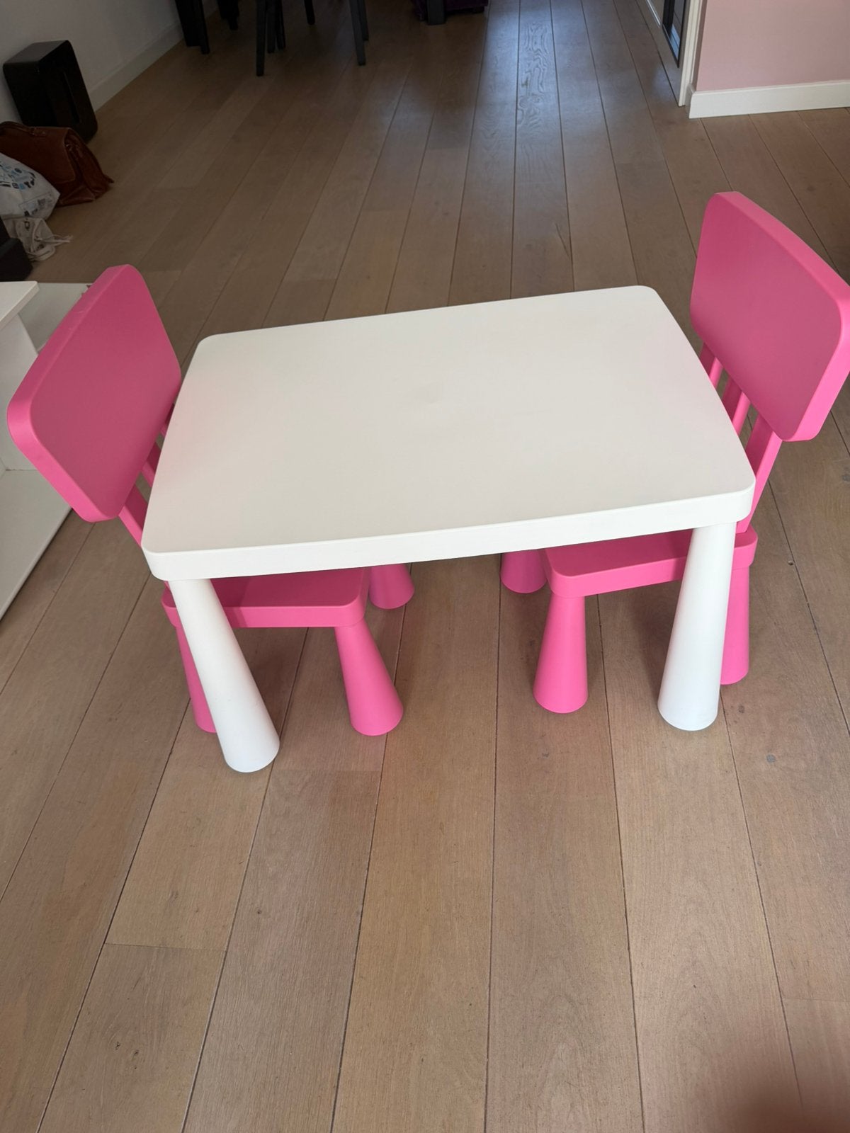 Ikea Mammut kindertafel en 2 stoeltjes, Ophalen, Gebruikt, Tafel(s) en Stoel(en)