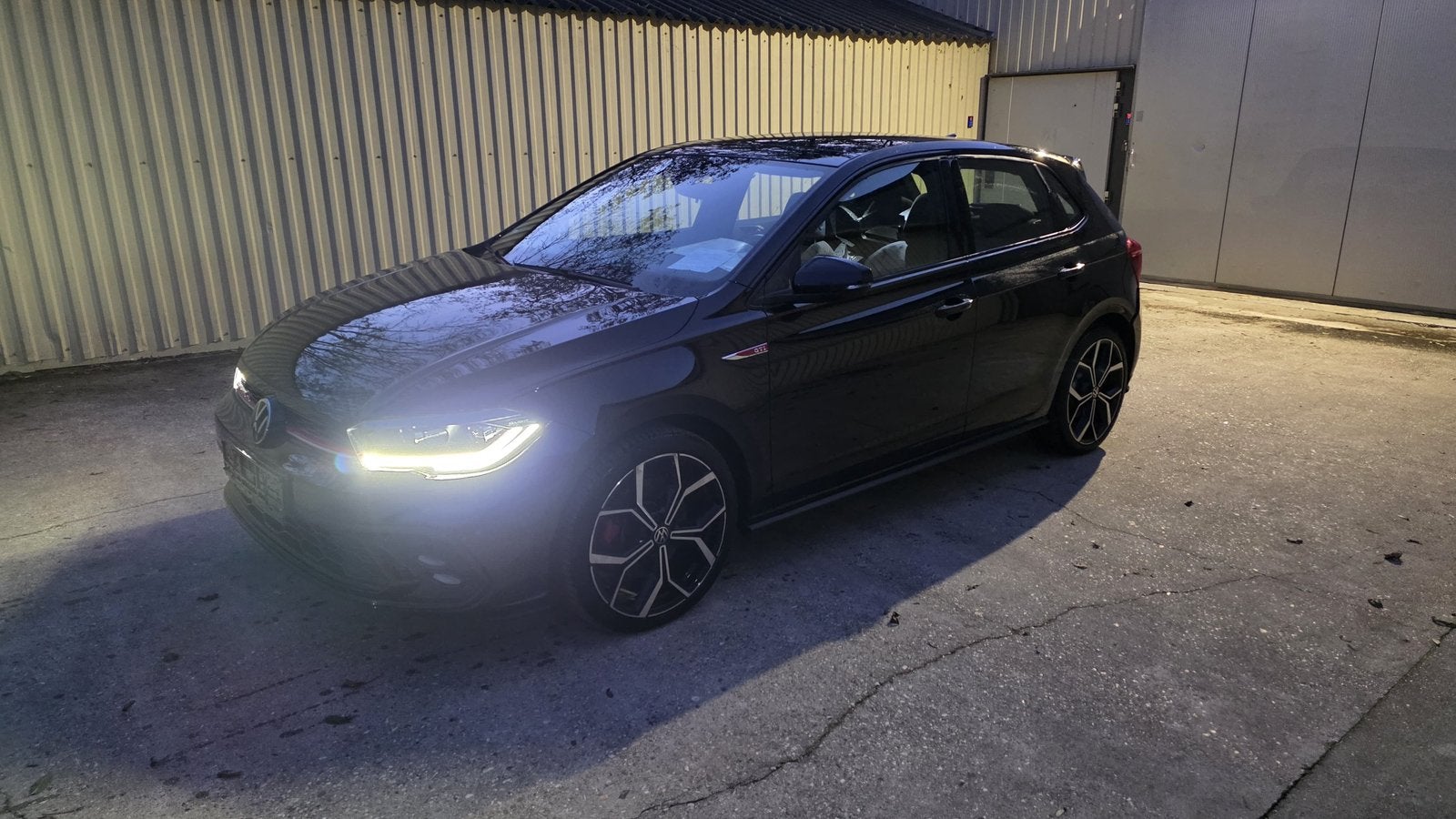 Volkswagen Polo GTI ‘23 21962km lichte achterschade, Volkswagen, Zwart, Benzine, 2000 cc