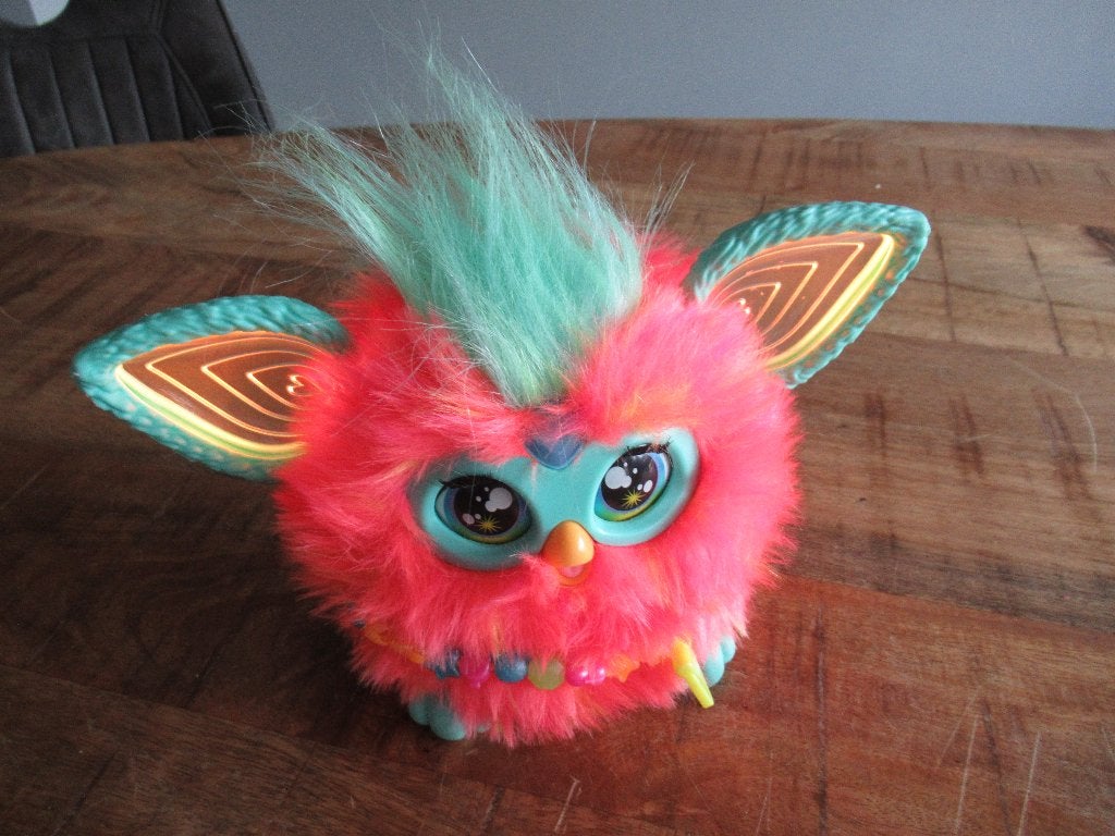 Goed werkende rode Furby Galaxy Glow in the dark Nederlands, Overige typen, Ophalen of Verzenden, Zo goed als nieuw, Met licht