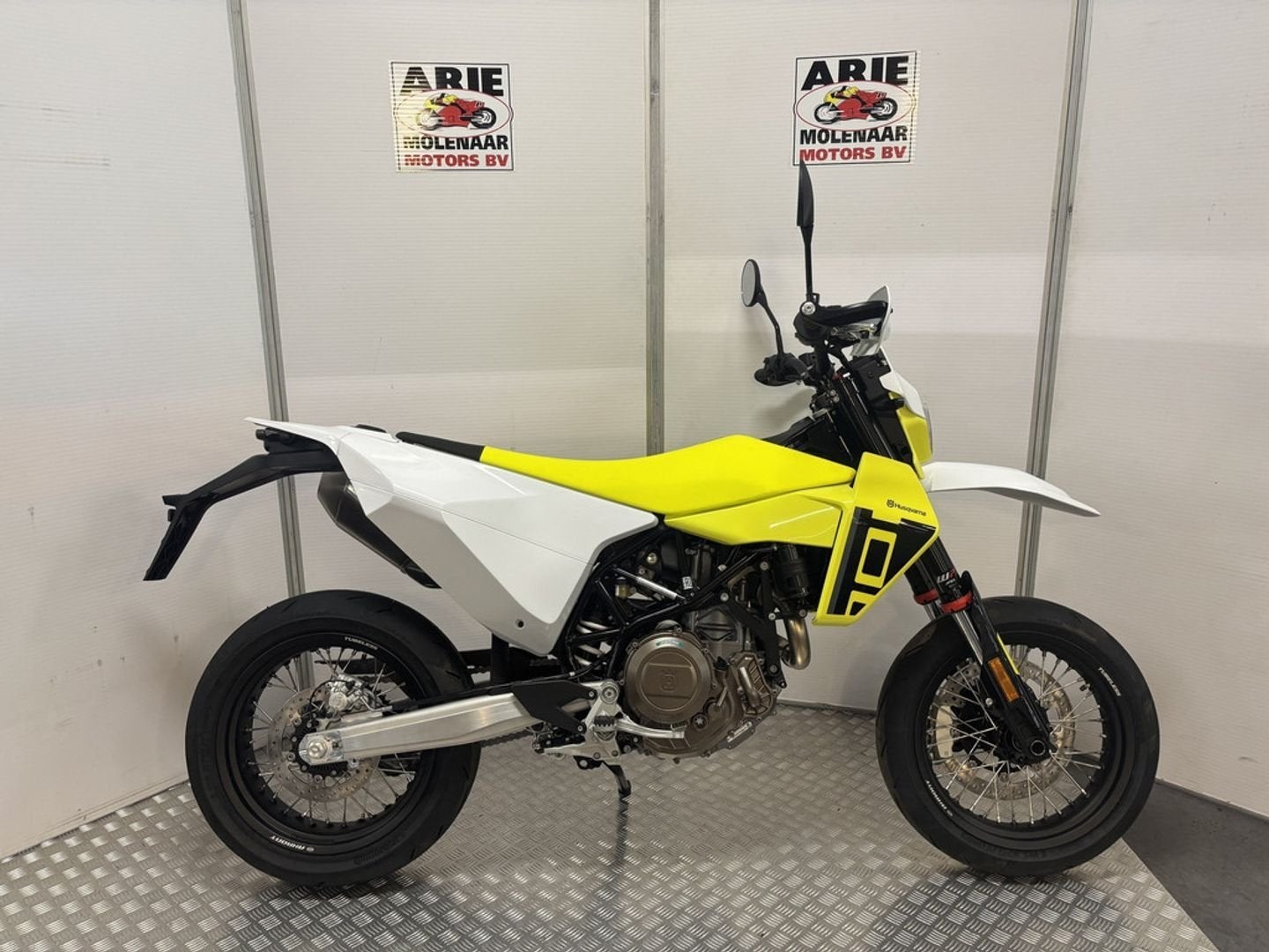 Husqvarna 701 SUPERMOTO (bj 2026), Motoren, 693 cc, Motorrijbewijs A, Bedrijf, Onbekend