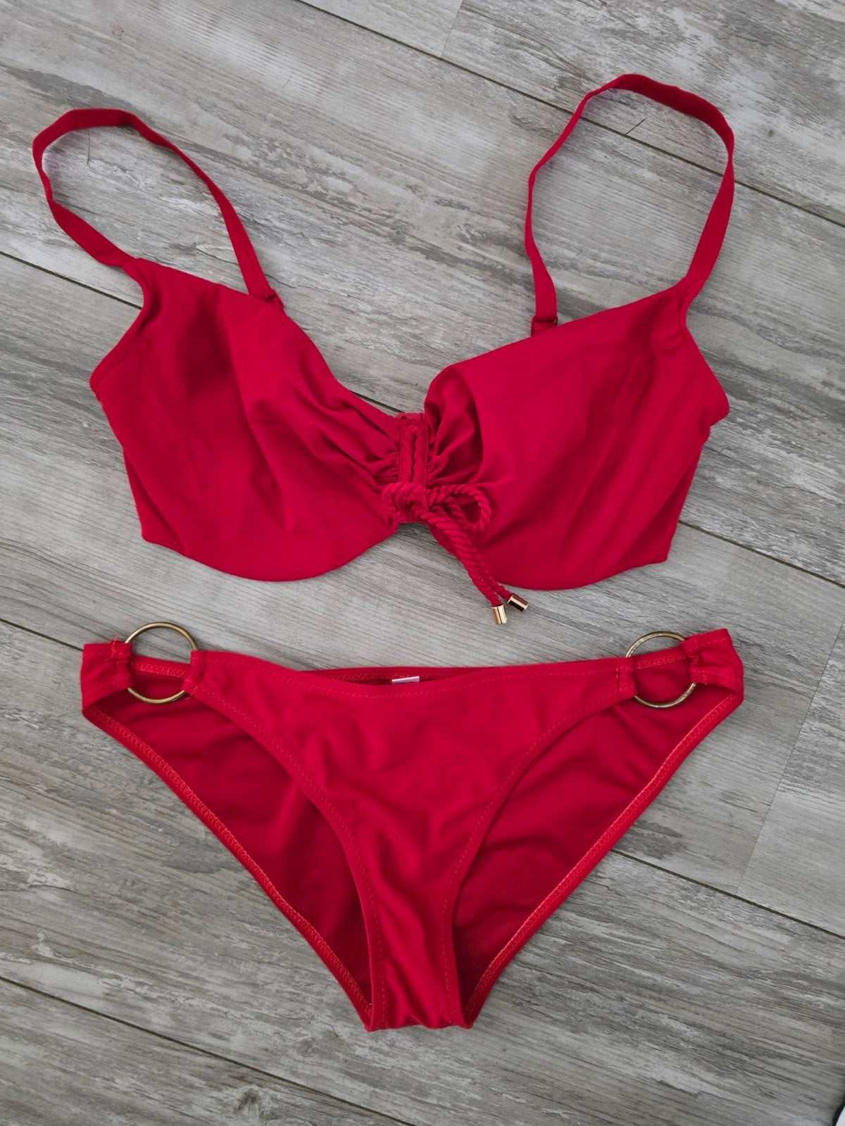 @ Rode bikini met koord  details, Ophalen of Verzenden, Onbekend, Bikini, Gedragen