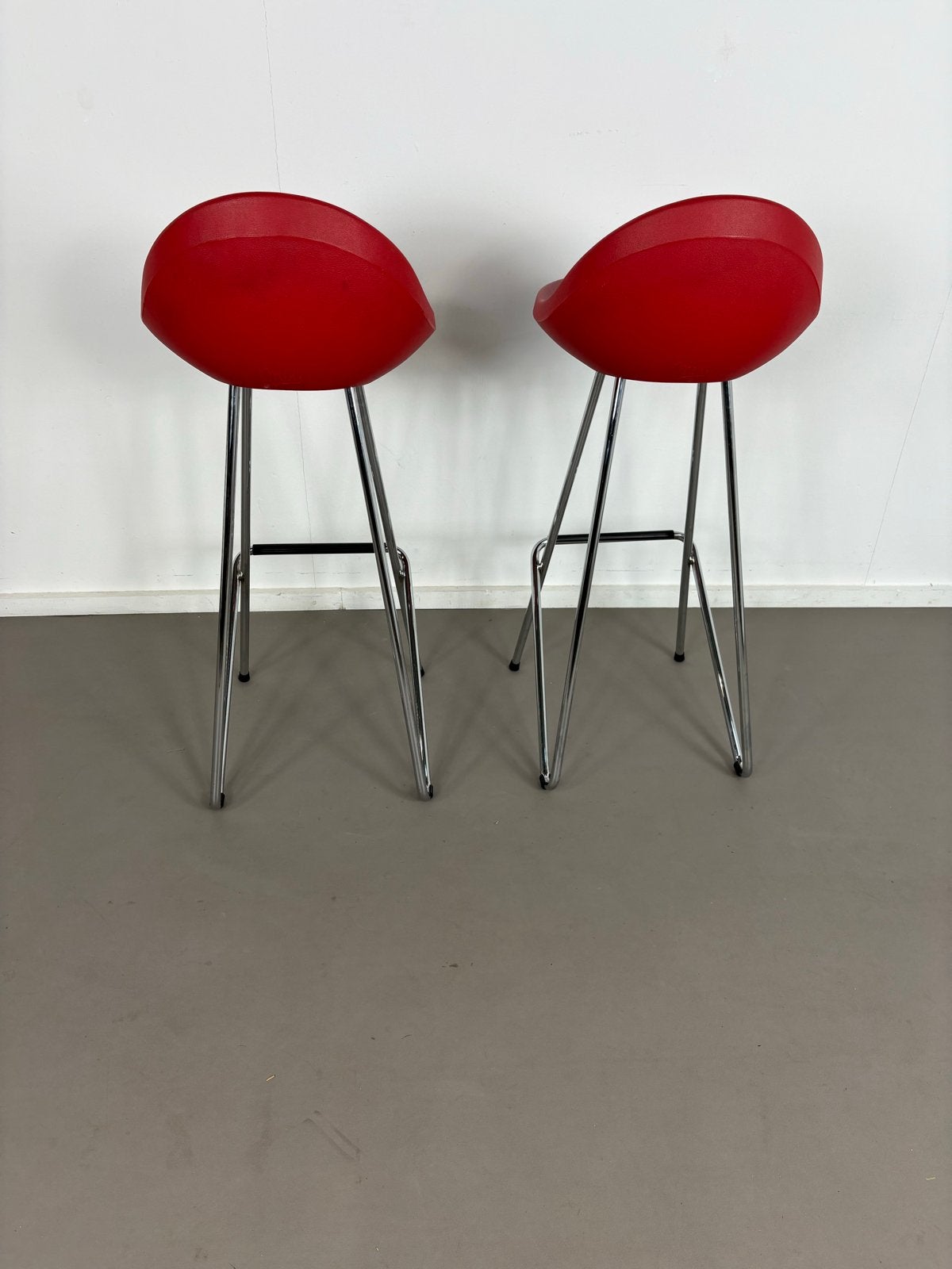 Set van 2 vintage design barkrukken 'Cico' van MIDJ, Kunststof, Gebruikt, Met voetsteun, 90 cm of meer