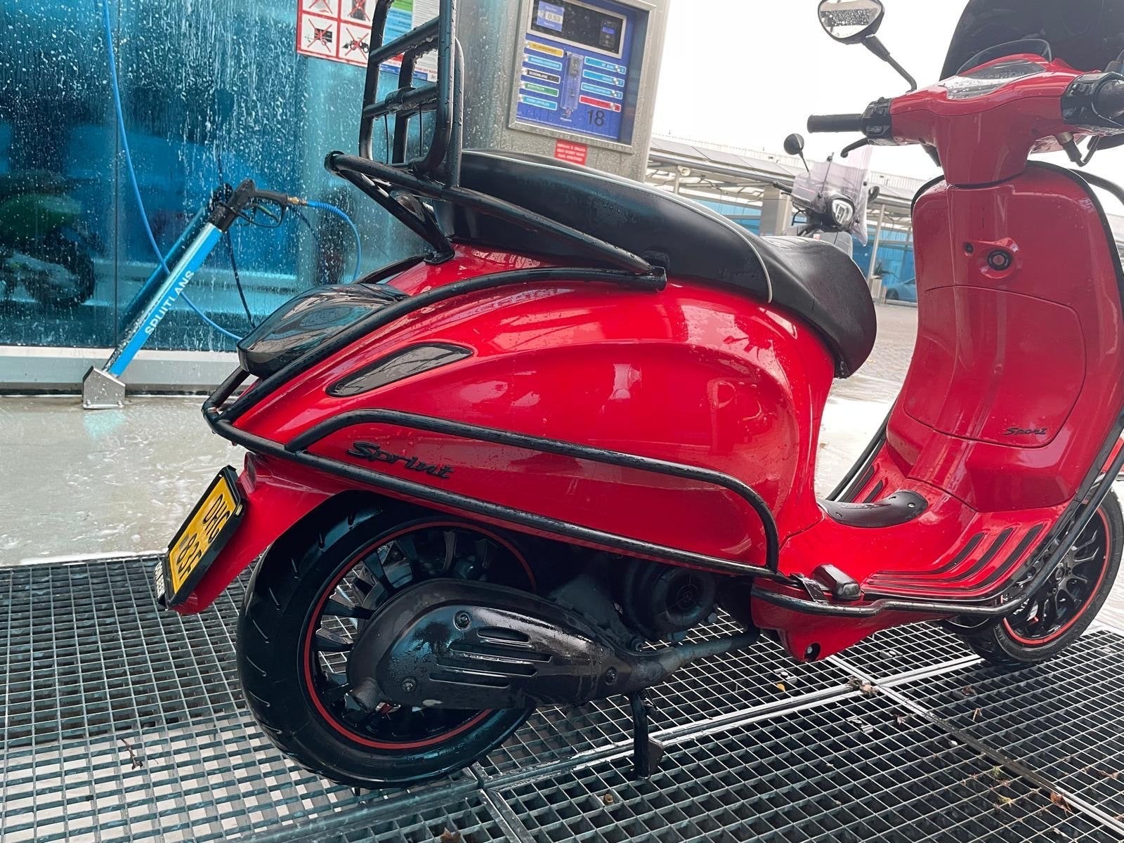 Vespa Sprint Dragon Red - Full Option & Malossi Getuned, Ophalen, Gebruikt, Overige modellen, Maximaal 45 km/u