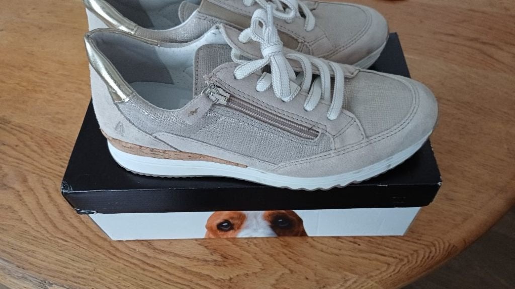 Dames schoenen Hush Puppies, Beige, Ophalen of Verzenden, Hush Puppies, Sneakers of Gympen