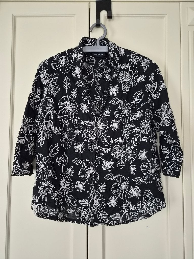 Promiss blouse, zwart, wit geborduurd bloempatroon, maat 46, Promiss, Zwart, Maat 46/48 (XL) of groter, Ophalen of Verzenden