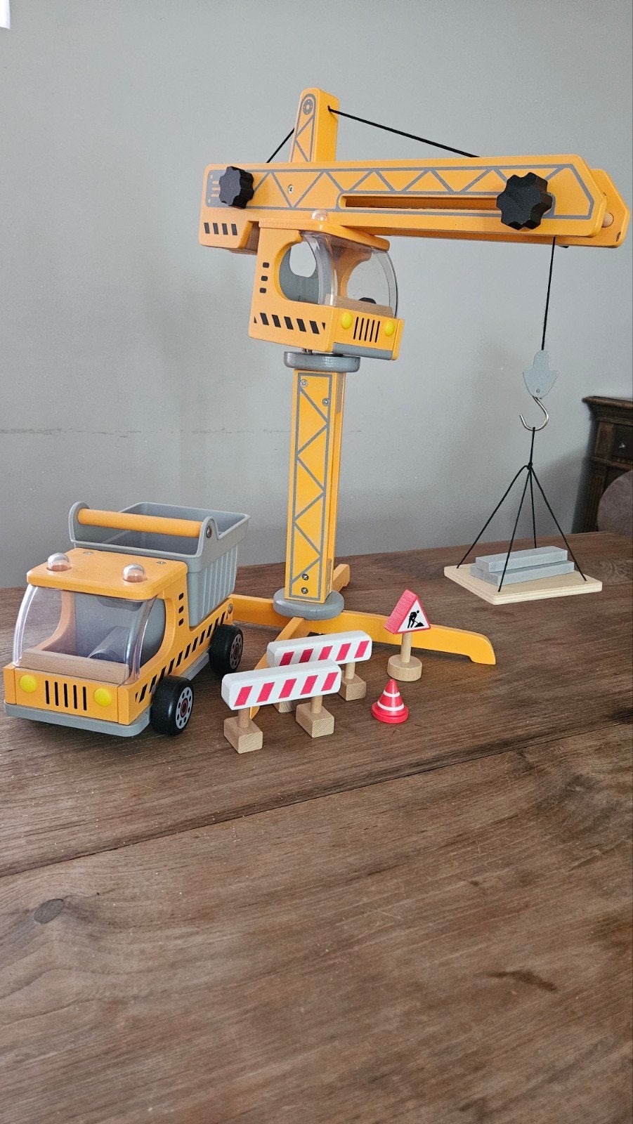 Hape Houten Kraanwagen met Accessoires - Mist 1 Pion, Ophalen