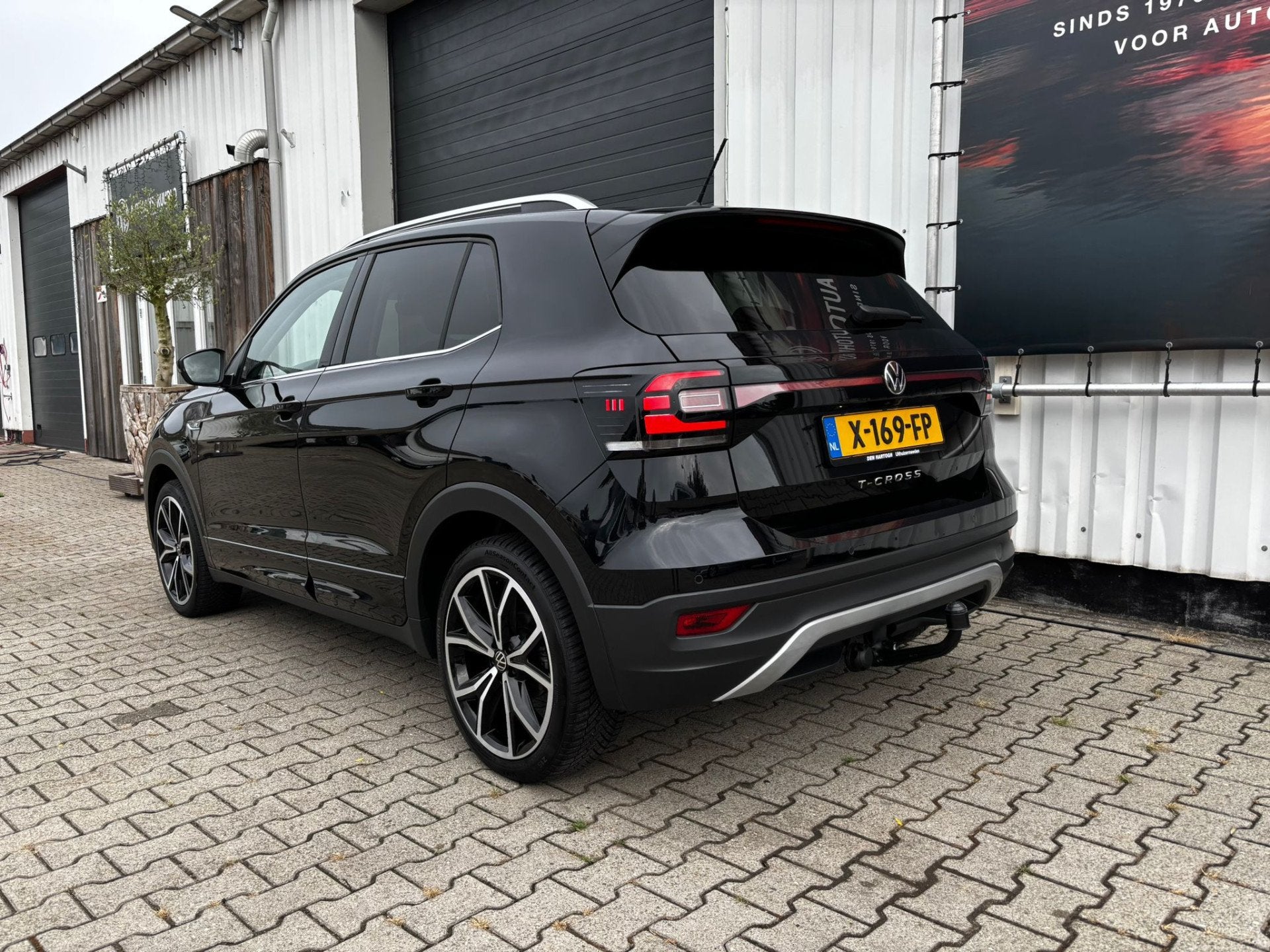 Volkswagen T-Cross R-Line 1.5 TSI 150 PK DSG ACC Nieuwstaat!, Auto's, Volkswagen, Dealer onderhouden, T-Cross, 4 cilinders, Leder en Stof