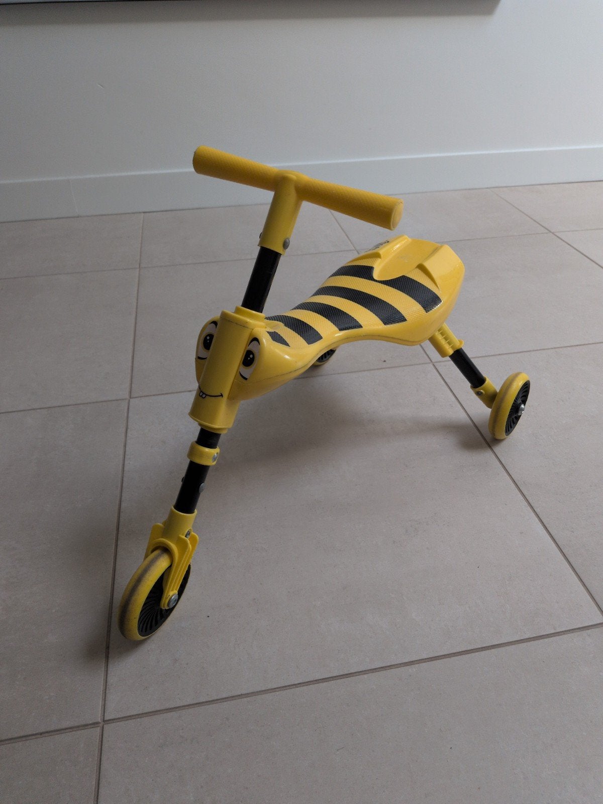 Scuttlebug loopfiets/step in bijen design, Ophalen, Gebruikt, Gewone step, Scuttlebug