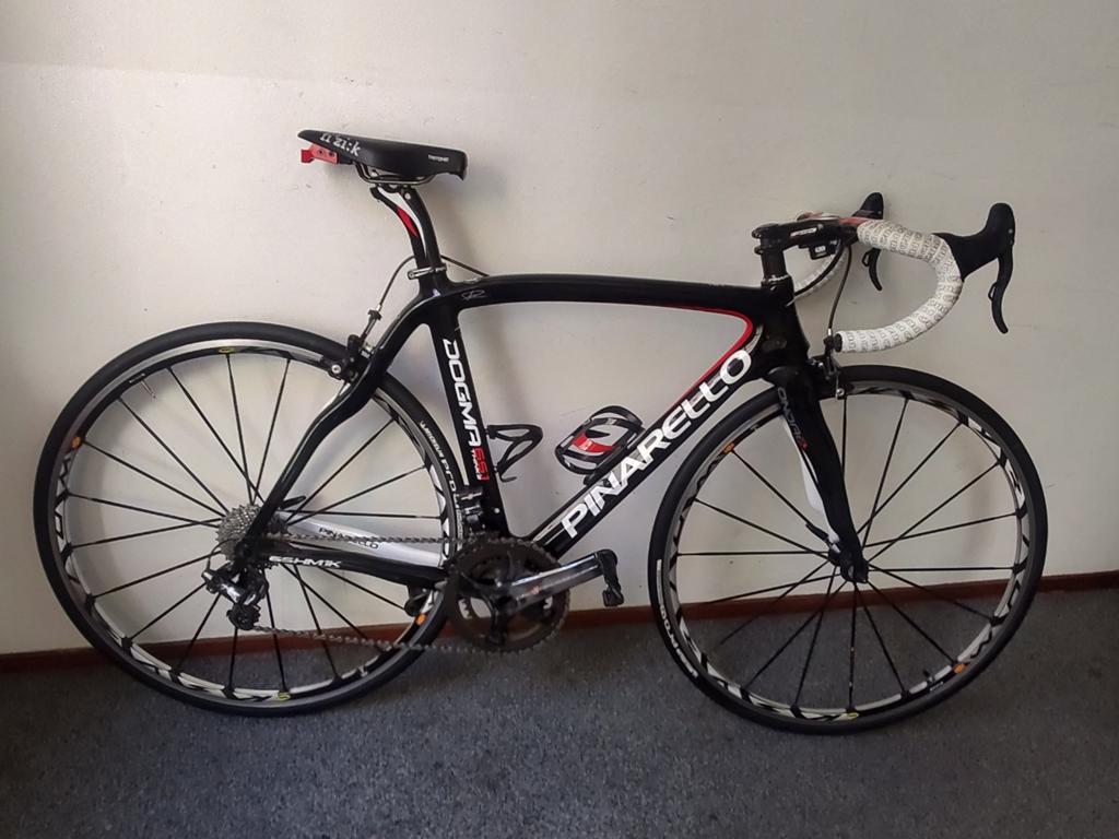 Originele Pinarello Dogma met top onderdelen,Cinelli, Fietsen en Brommers, 28 inch, Carbon, Zo goed als nieuw, Meer dan 20 versnellingen