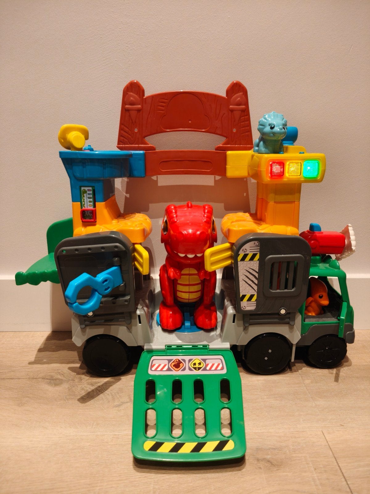 VTech Toet Toet Dino's Dino Transportvoertuig, Ophalen of Verzenden, Zo goed als nieuw