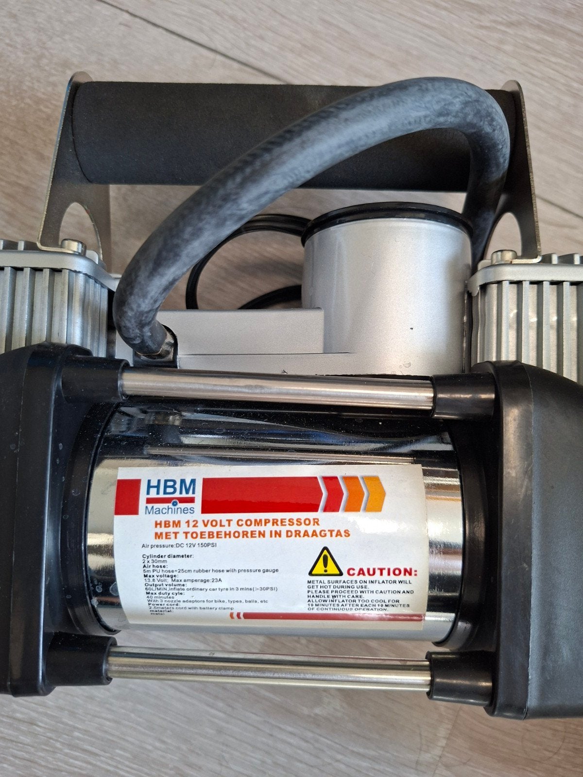 HBM 12 Volt Compressor met Draagtas - Zo goed als nieuw, Doe-het-zelf en Verbouw, Ophalen of Verzenden
