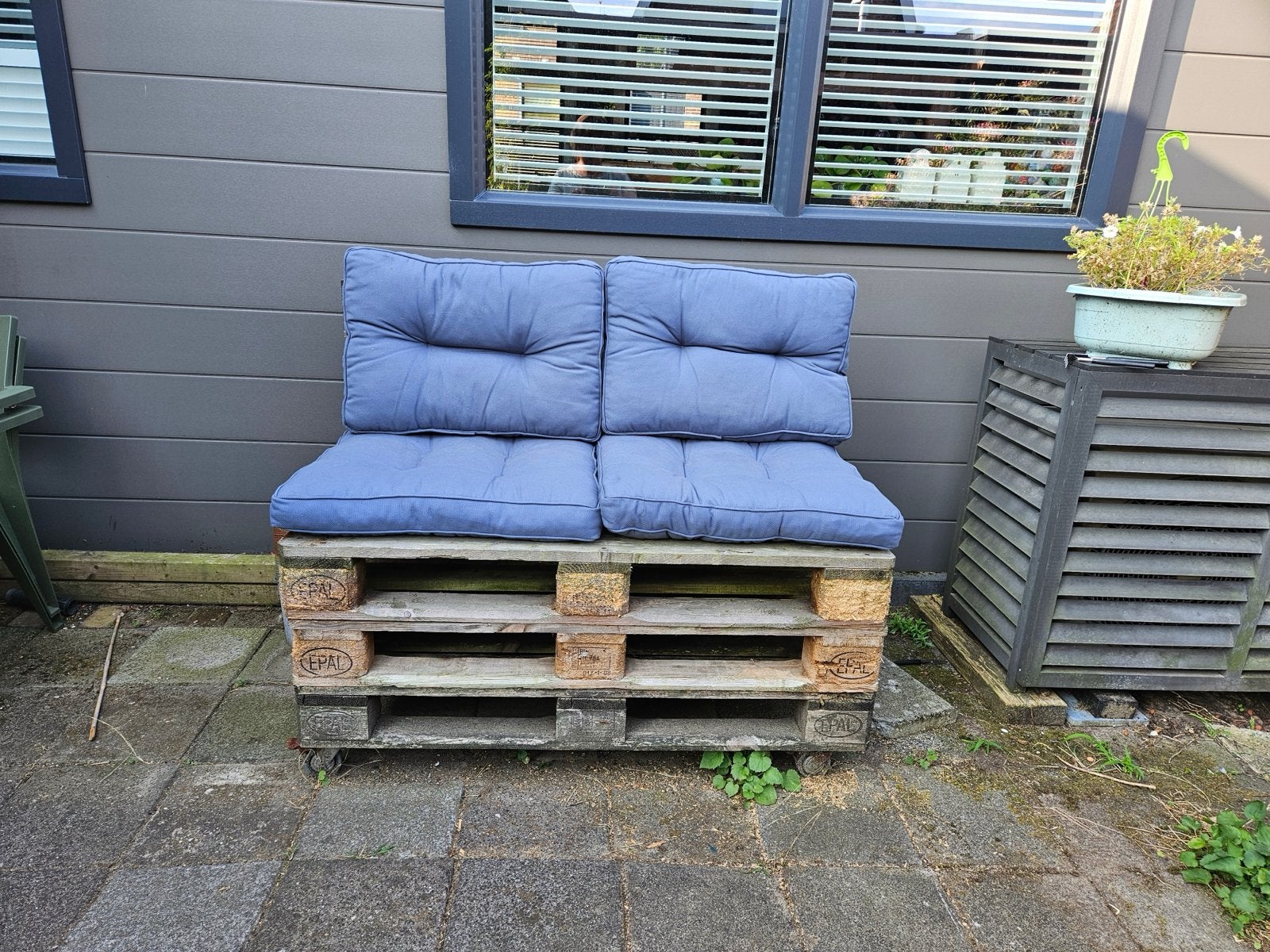 Palletbank met zwenkwielen incl Madison kussens Denim Gray, Ophalen, Gebruikt, Hout