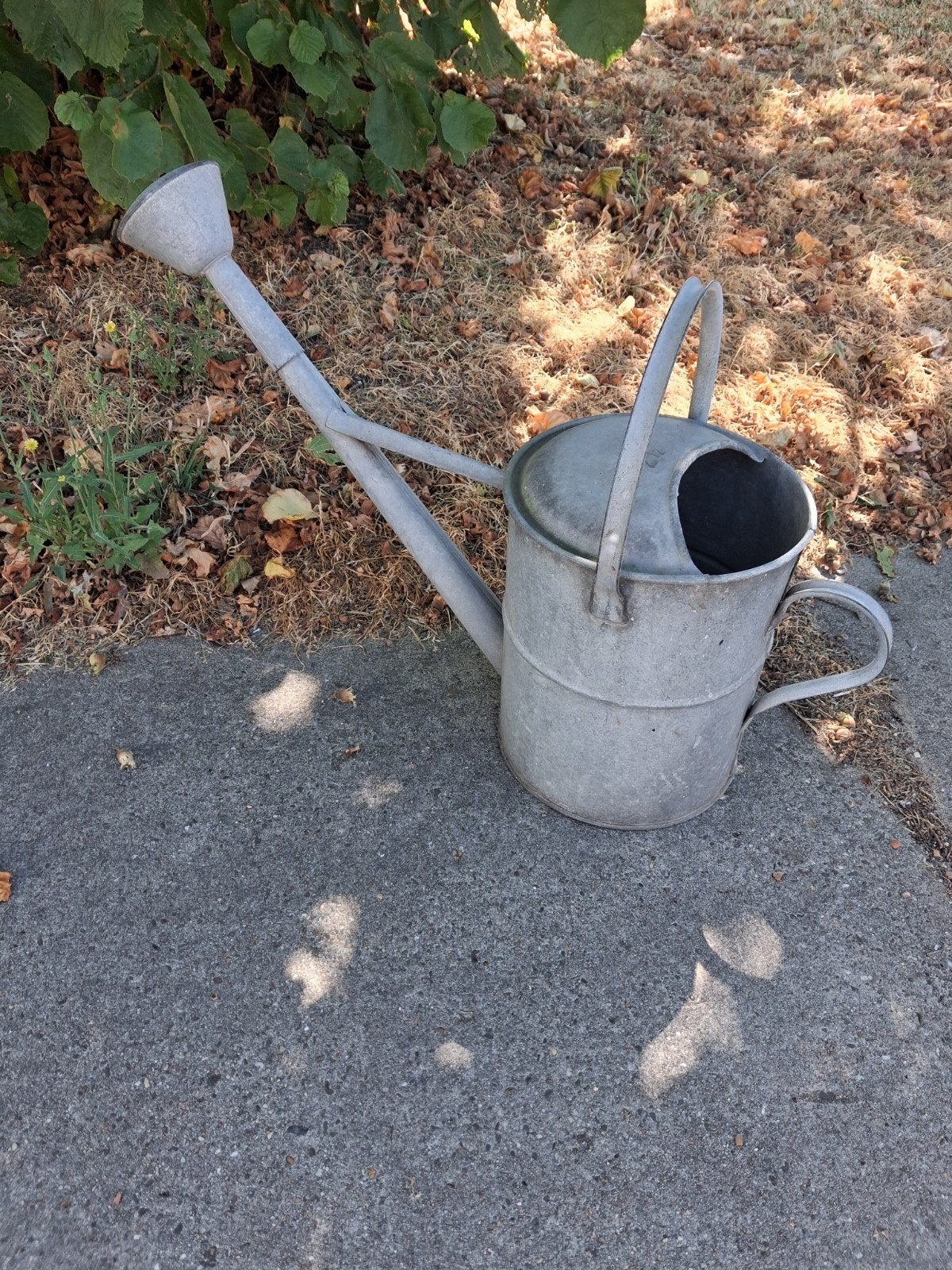 te koop:grote zinken gieter., Tuin en Terras, Gieters, Ophalen of Verzenden, Gebruikt, Overige materialen