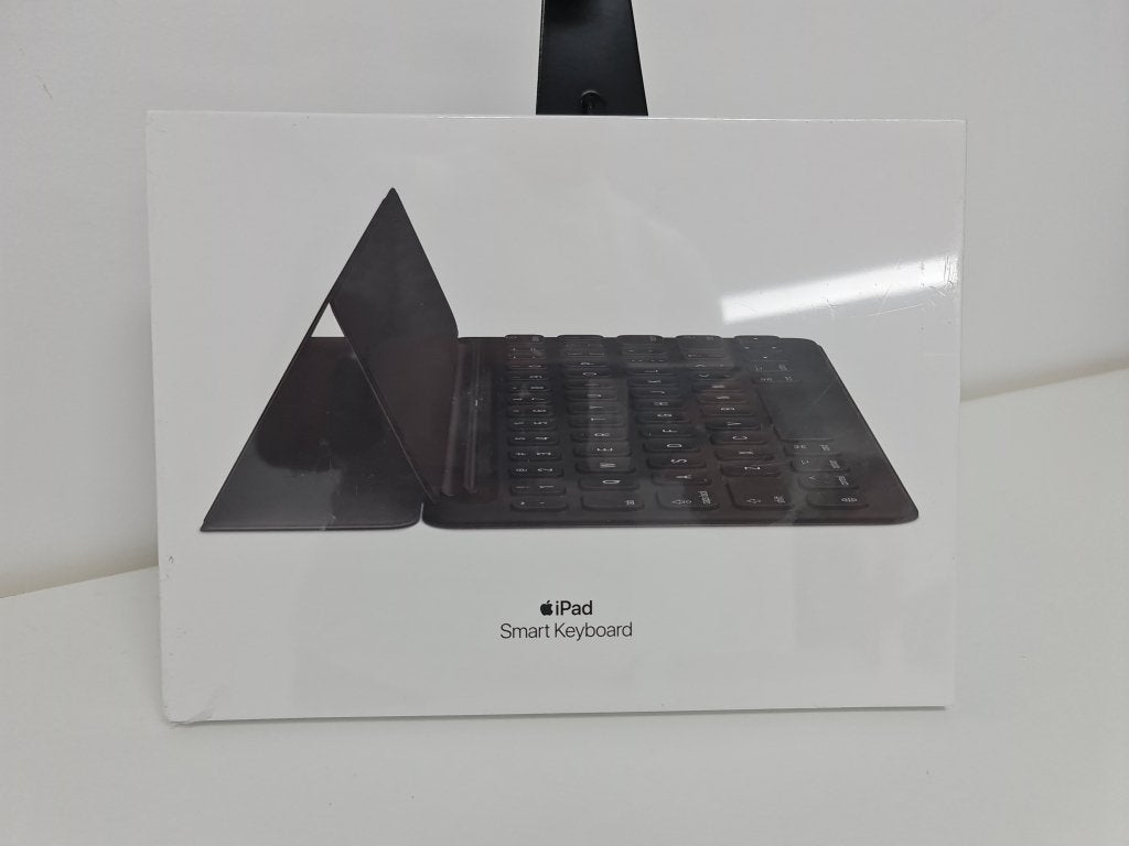APPLE Smart Keyboard iPad(7/8/9) Air 3 - pro 10,5 - Russisch