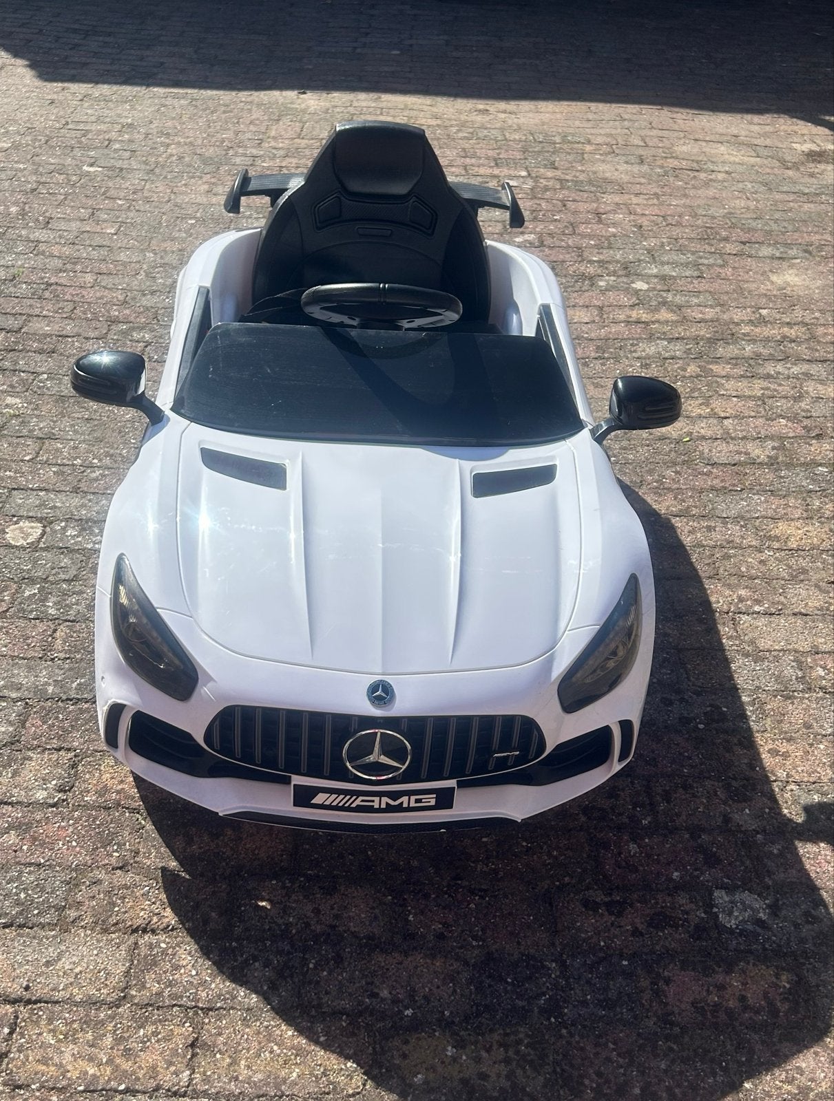 Kinderauto Mercedes-AMG GT R met accu en afstandsbediening, Kinderen en Baby's, Zo goed als nieuw