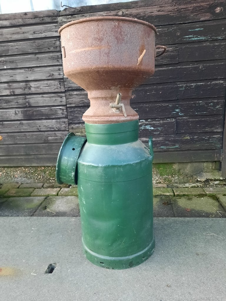 Oude melkbus met theems leuk als bloembak, Ophalen, Gebruikt, Rond, Metaal