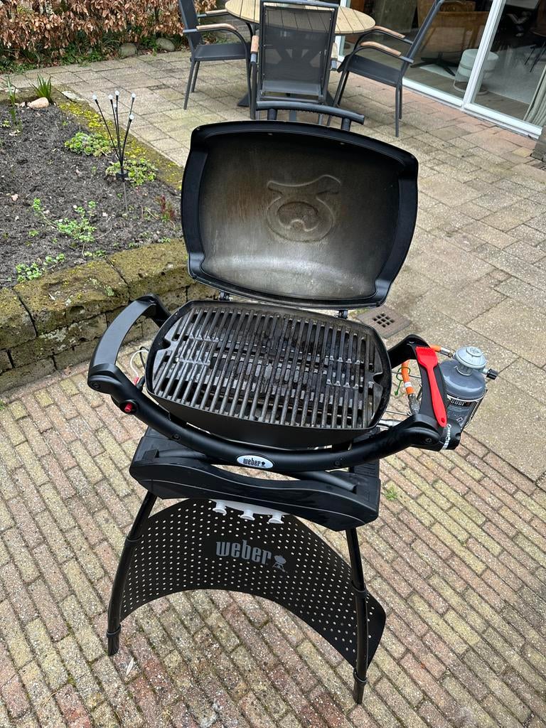 Weber Q 1000 gasbarbecue met onderstel - ook tafelmodel, Ophalen of Verzenden, Zo goed als nieuw