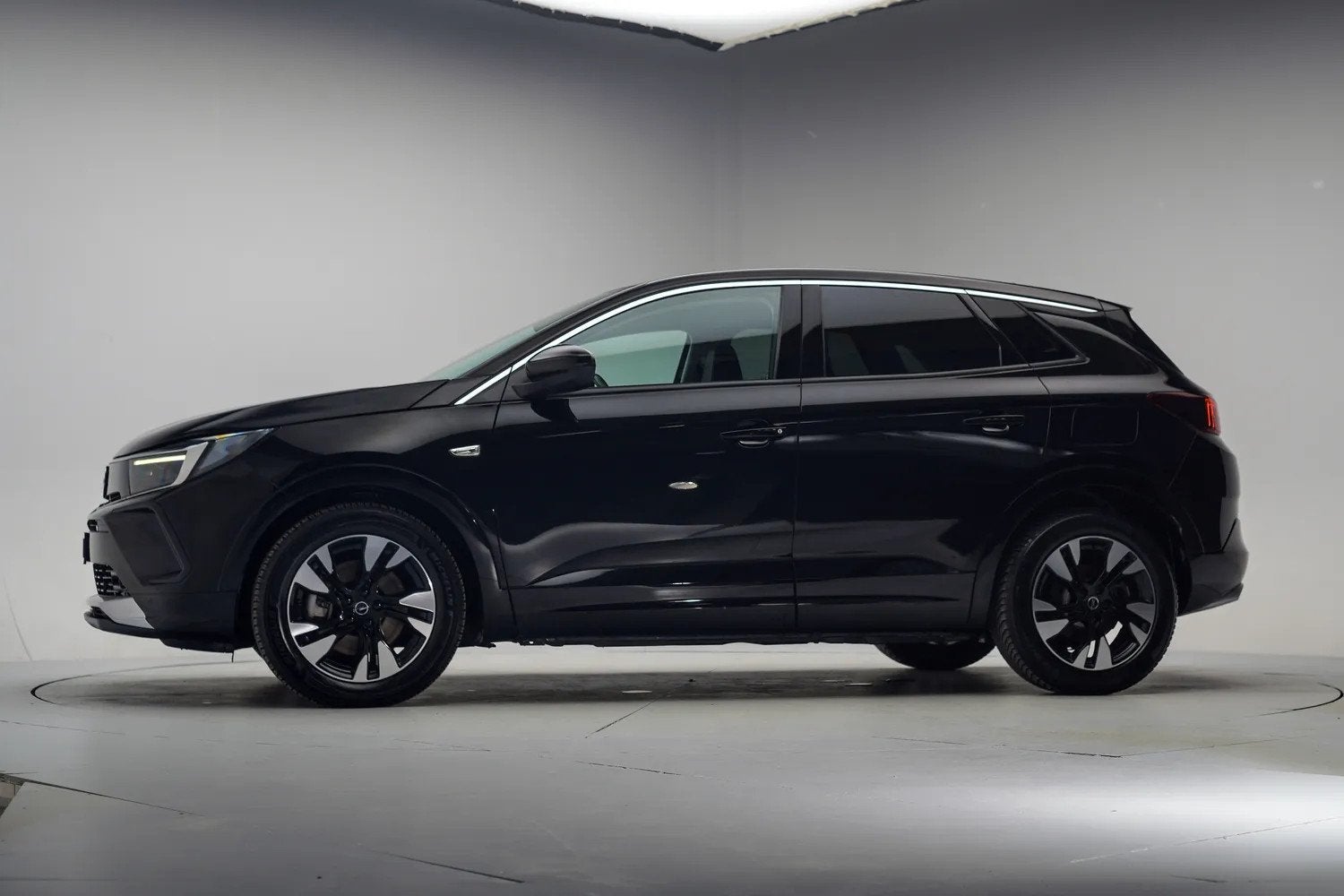 Opel Grandland X 1.6 Turbo Plug-In Hybrid Business Elegance, Dealer onderhouden, 4 cilinders, Zwart, Bedrijf