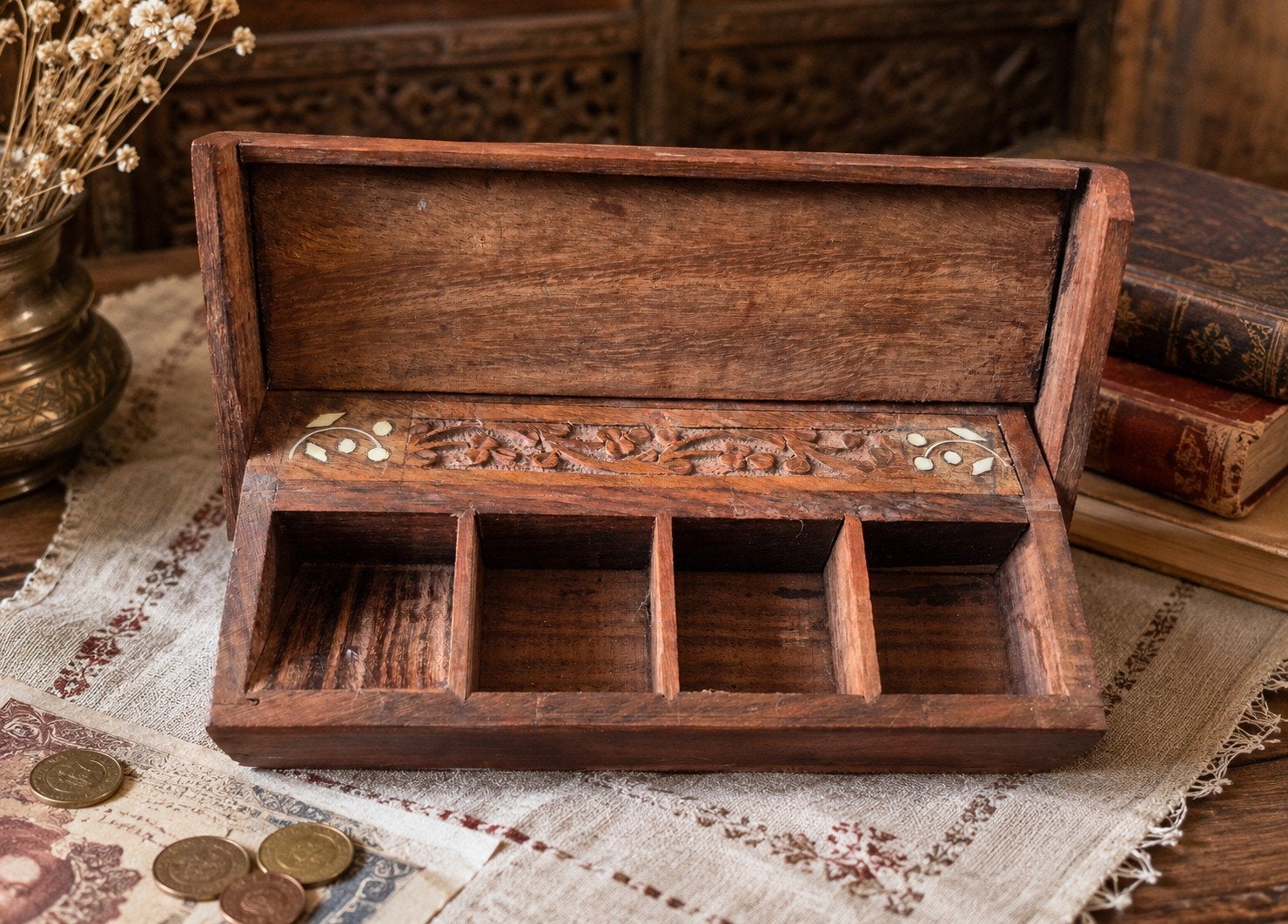 "Vintage handgesneden houten opbergdoosje / geldkistje met, Ophalen of Verzenden