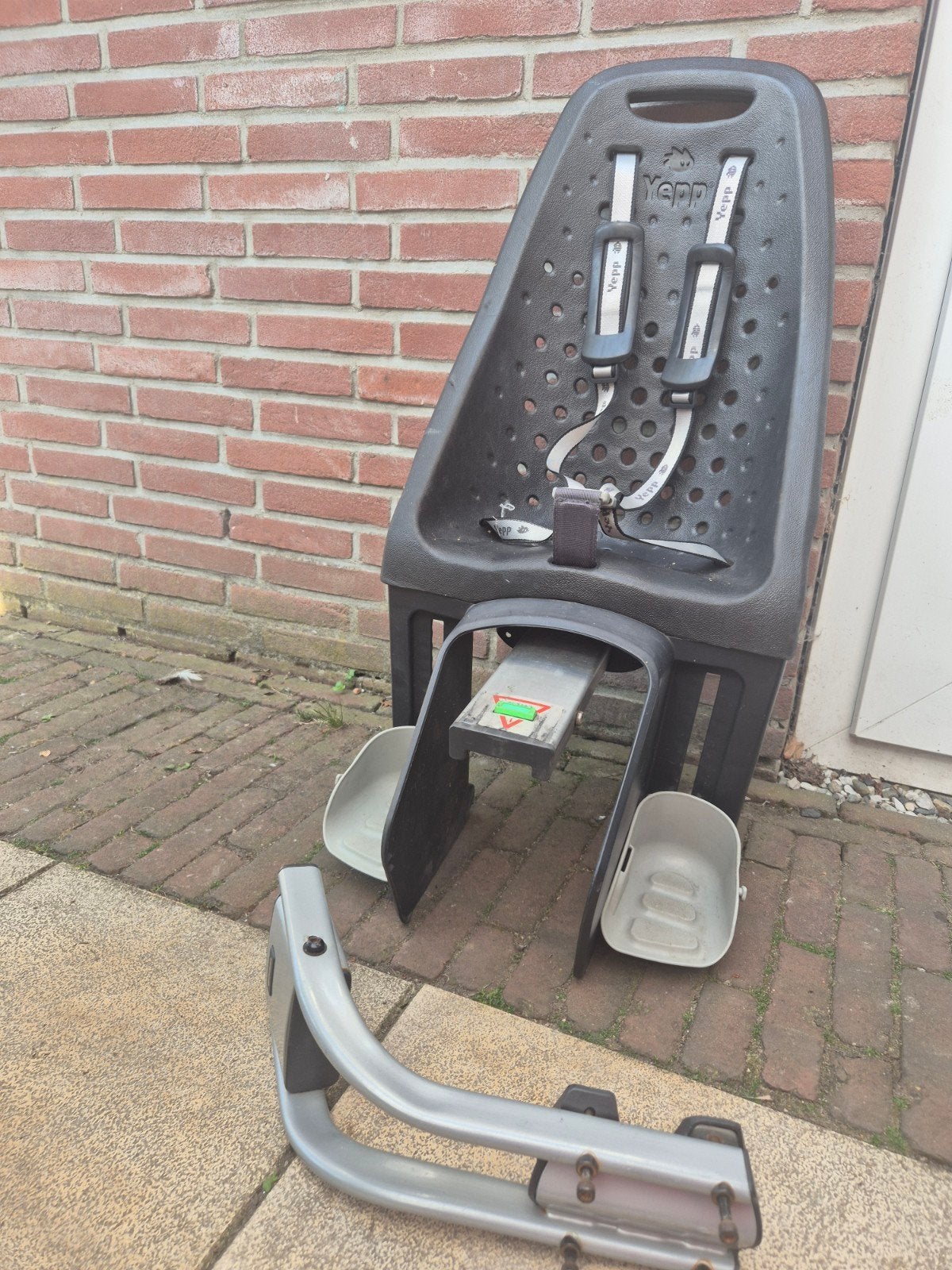 Yepp Fietsstoeltje Achter - Comfortabel en Veilig, Fietsen en Brommers, Fietsaccessoires | Fietsstoeltjes, 15 t/m 25 kg, Achterzitje
