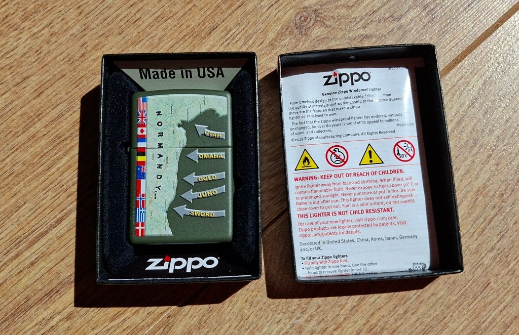 Limited edition Zippo Lighter – D-Day Military Map Normandy, Verzamelen, Ophalen of Verzenden, Overige soorten, Amerika, Overige typen