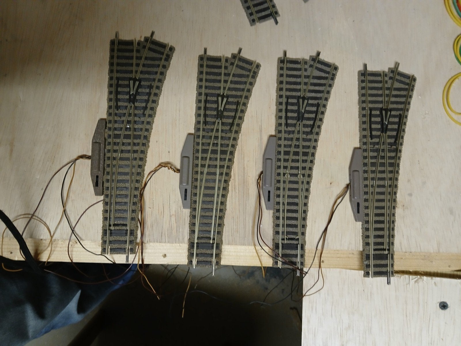 Fleischmann Profi-rail  elektrische wissels (4 stuks rechts, Hobby en Vrije tijd, Gebruikt, Gelijkstroom, Fleischmann, Rails