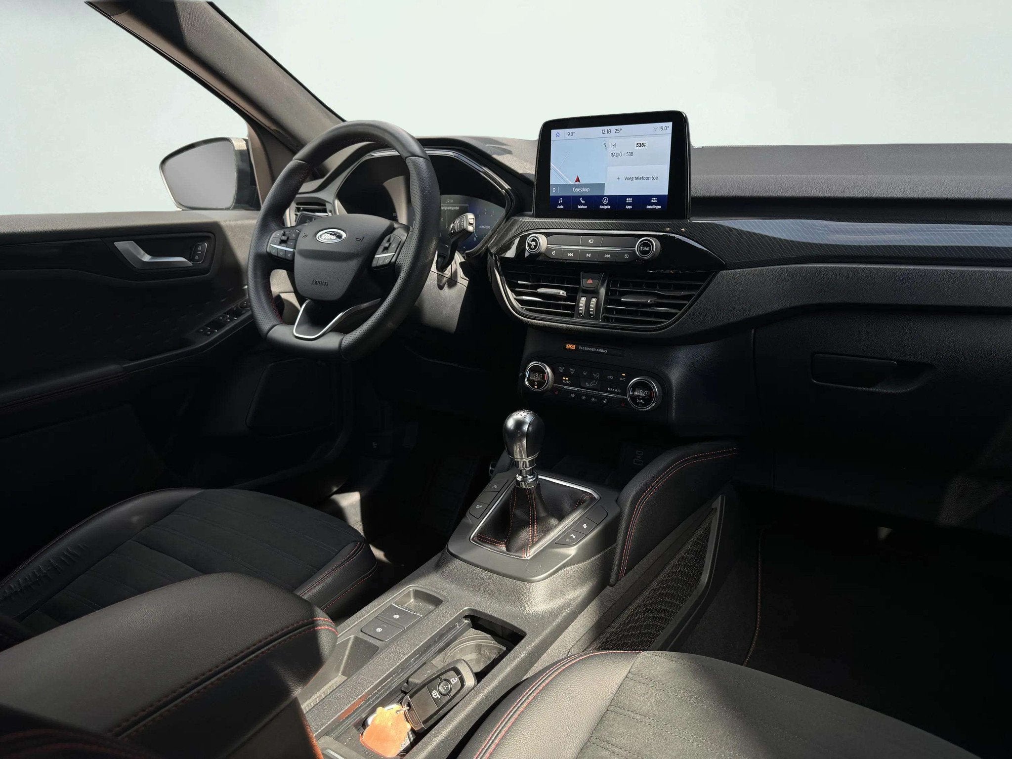 Ford Kuga 1.5 EcoBoost ST-Line X, Auto's, 15 km/l, Euro 6, 4 cilinders, Zwart