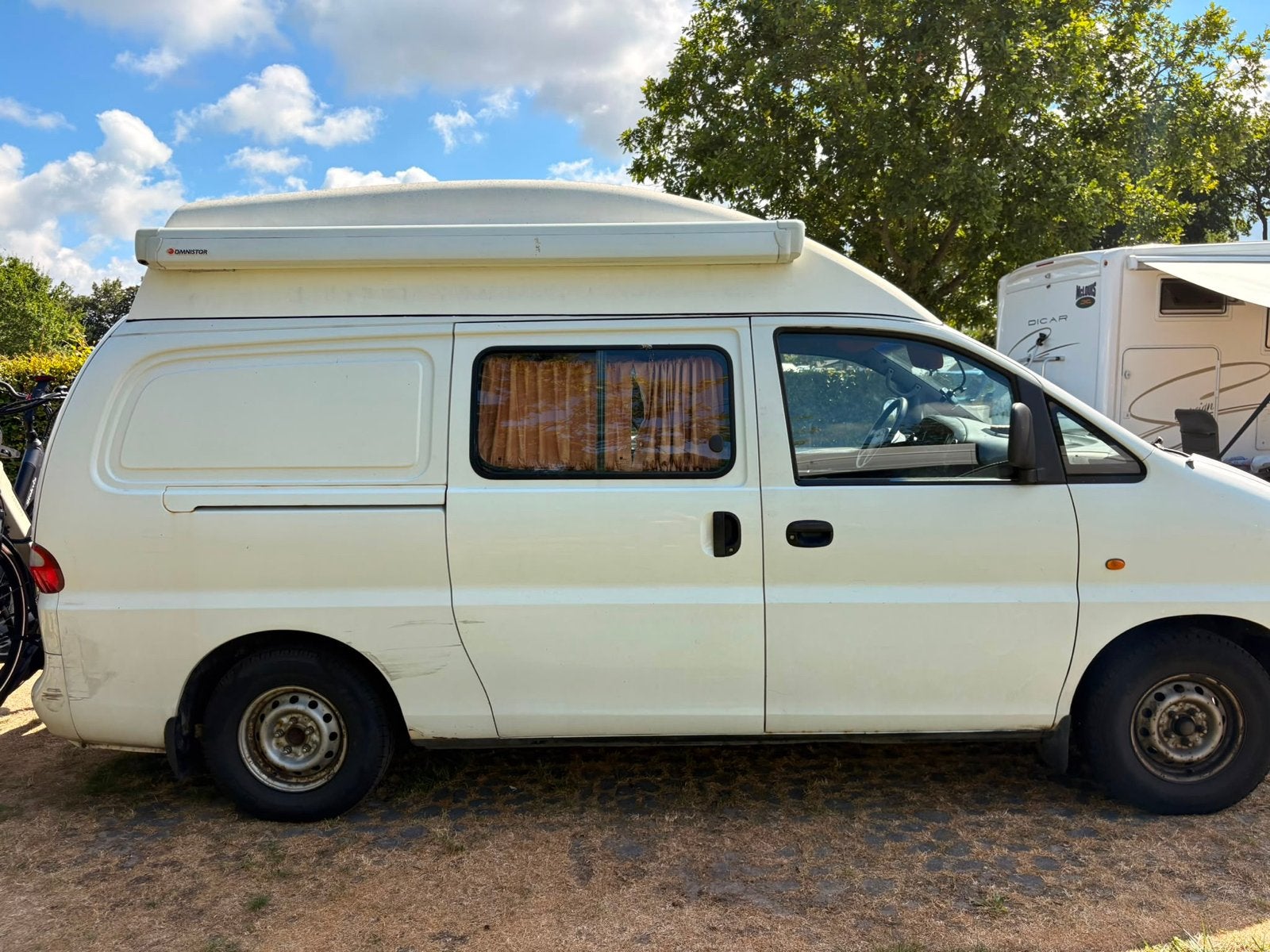 Hyundai H200 Buscamper Automaat | 1999 | 166k KM | Verhoogd, Caravans en Kamperen, Campers, Automaat, Chemisch toilet, Tot en met 2