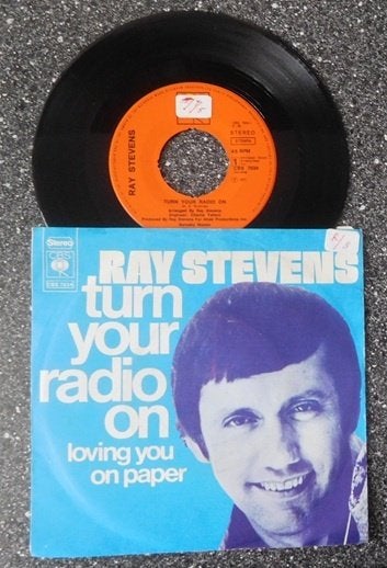 Ray Stevens - turn your radio on (NL 1971) (vanaf € 1,75), Cd's en Dvd's, Ophalen of Verzenden, Zo goed als nieuw, 7 inch, Pop