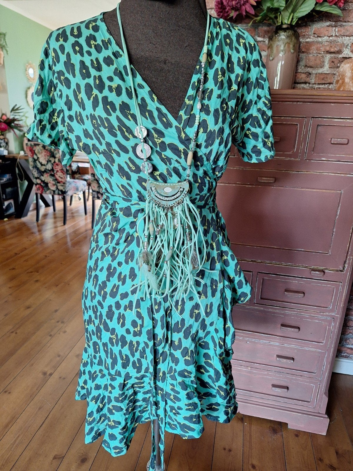 Jurk s m overslag groen, Kleding | Dames, Jurken, Maat 38/40 (M), Ophalen of Verzenden, Zo goed als nieuw, Boven de knie