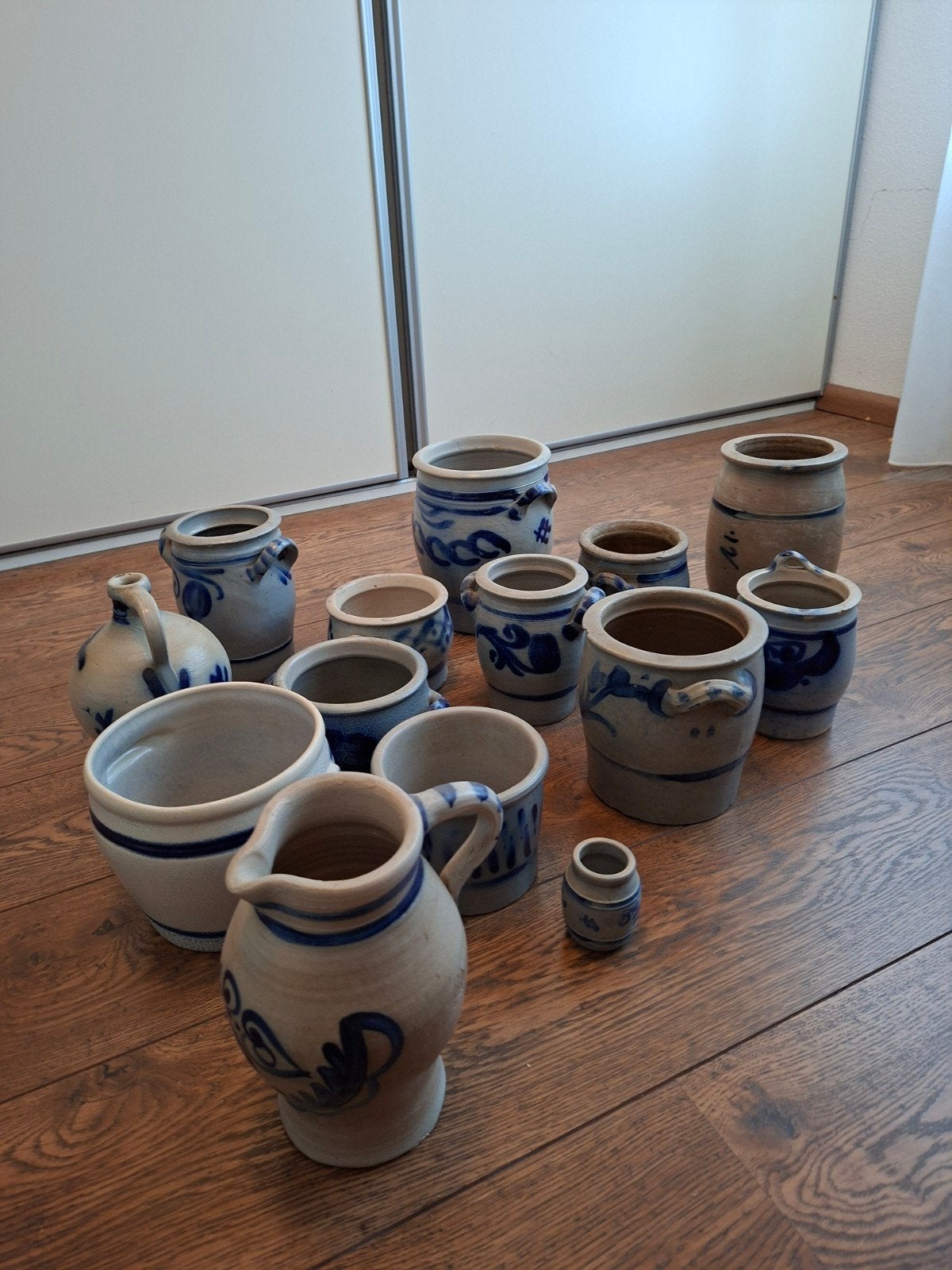 Set van 14 antieke zoutglazuur aardewerk potten, Antiek en Kunst, Antiek | Keramiek en Aardewerk, Ophalen of Verzenden