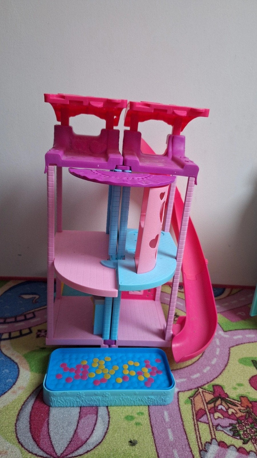 Barbiehuis met glijbaan, Kinderen en Baby's, Speelgoed | Poppenhuizen, Ophalen of Verzenden, Gebruikt, Poppenhuis