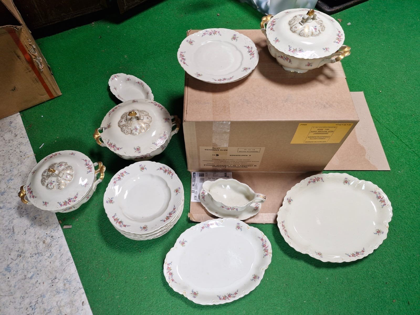Vintage Alt Schönwald Servies - Bloemen en Gouden Rand, Antiek en Kunst, Antiek | Servies compleet, Ophalen