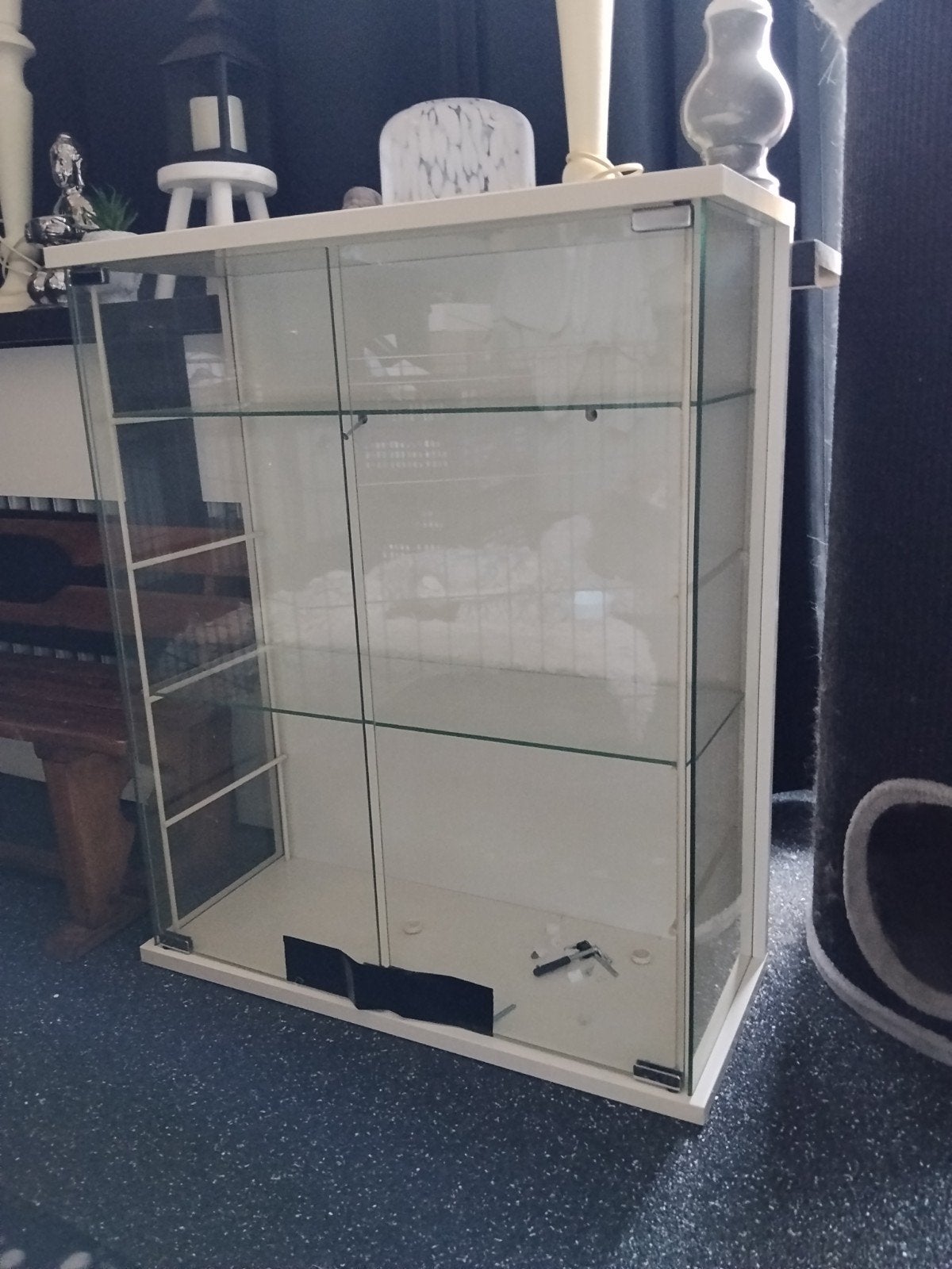 Glazen vitrinekast, Ophalen, 100 tot 150 cm, 50 tot 100 cm, 25 tot 50 cm