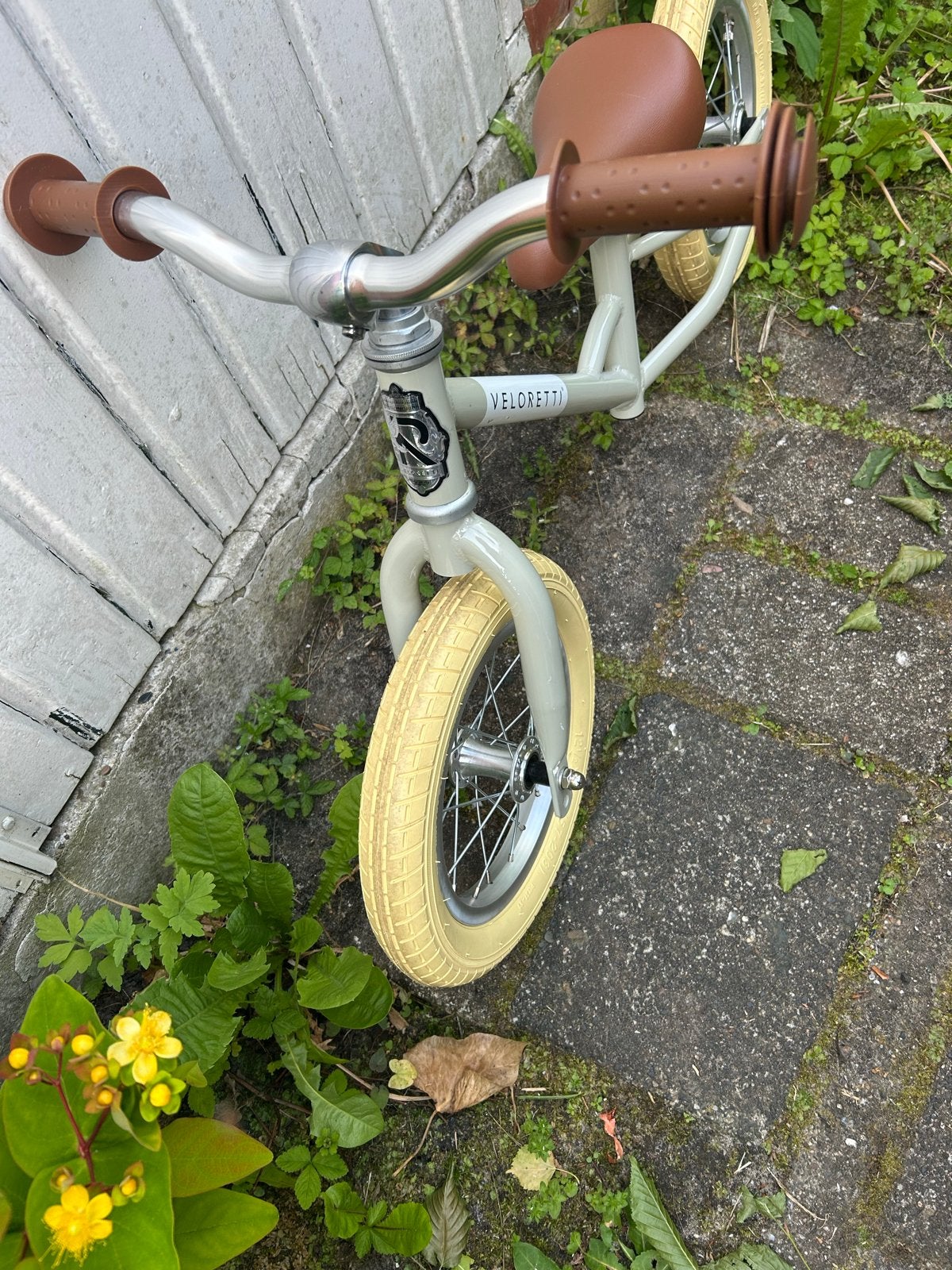 Veloretti loopfiets - Lichtgrijs met bruine accenten, Ophalen, Zo goed als nieuw, Minder dan 16 inch