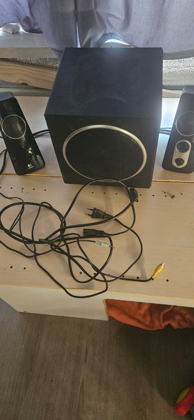 Logitech 2.1 Luidsprekerset met Subwoofer - Nieuwstaat, Ophalen of Verzenden, Nieuw, Audiokanaal 2.1, Logitech
