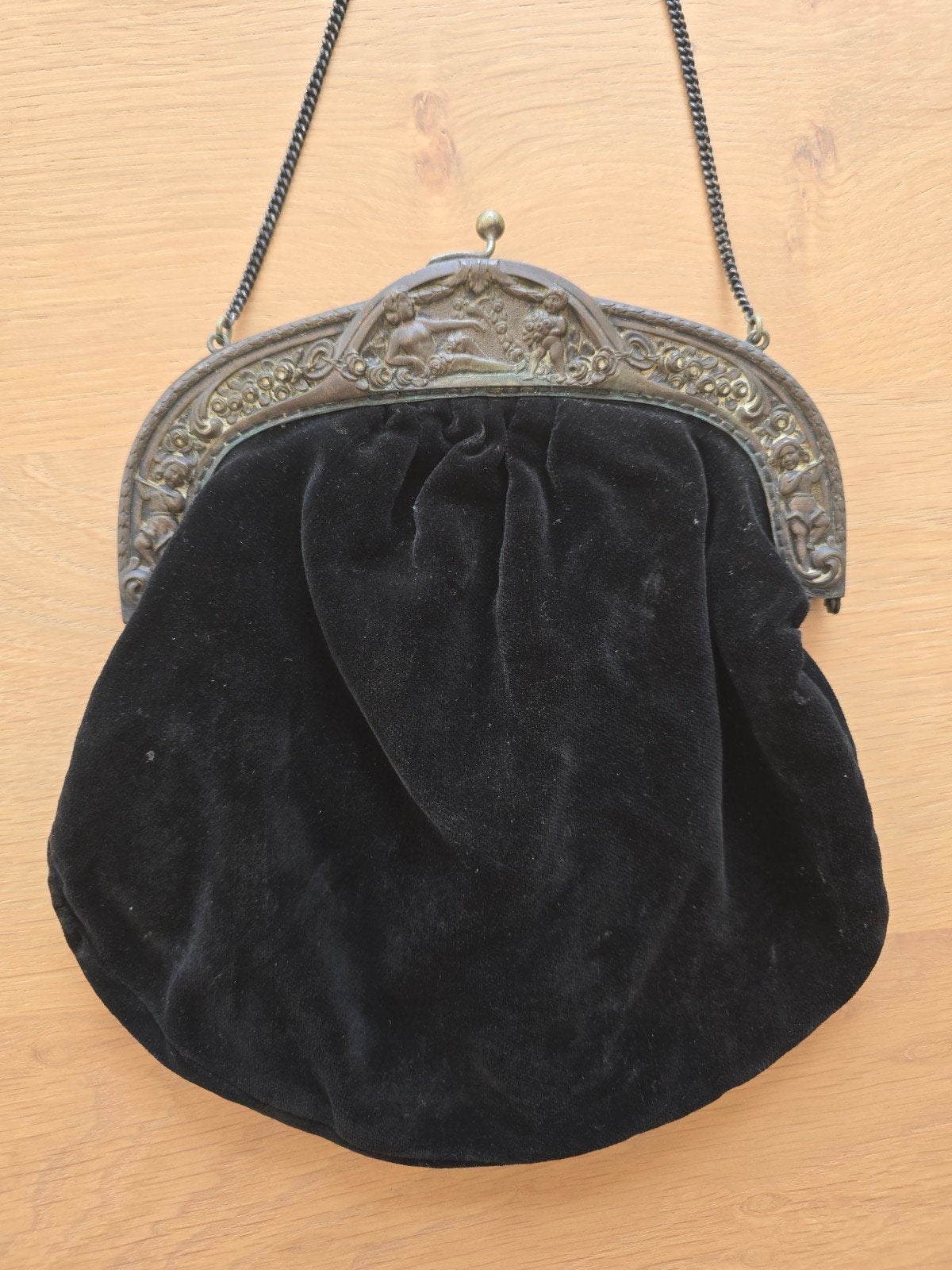 eind 19e eeuwse verzilveren tasbeugel met stoffen tas €49, Ophalen of Verzenden, Overige typen