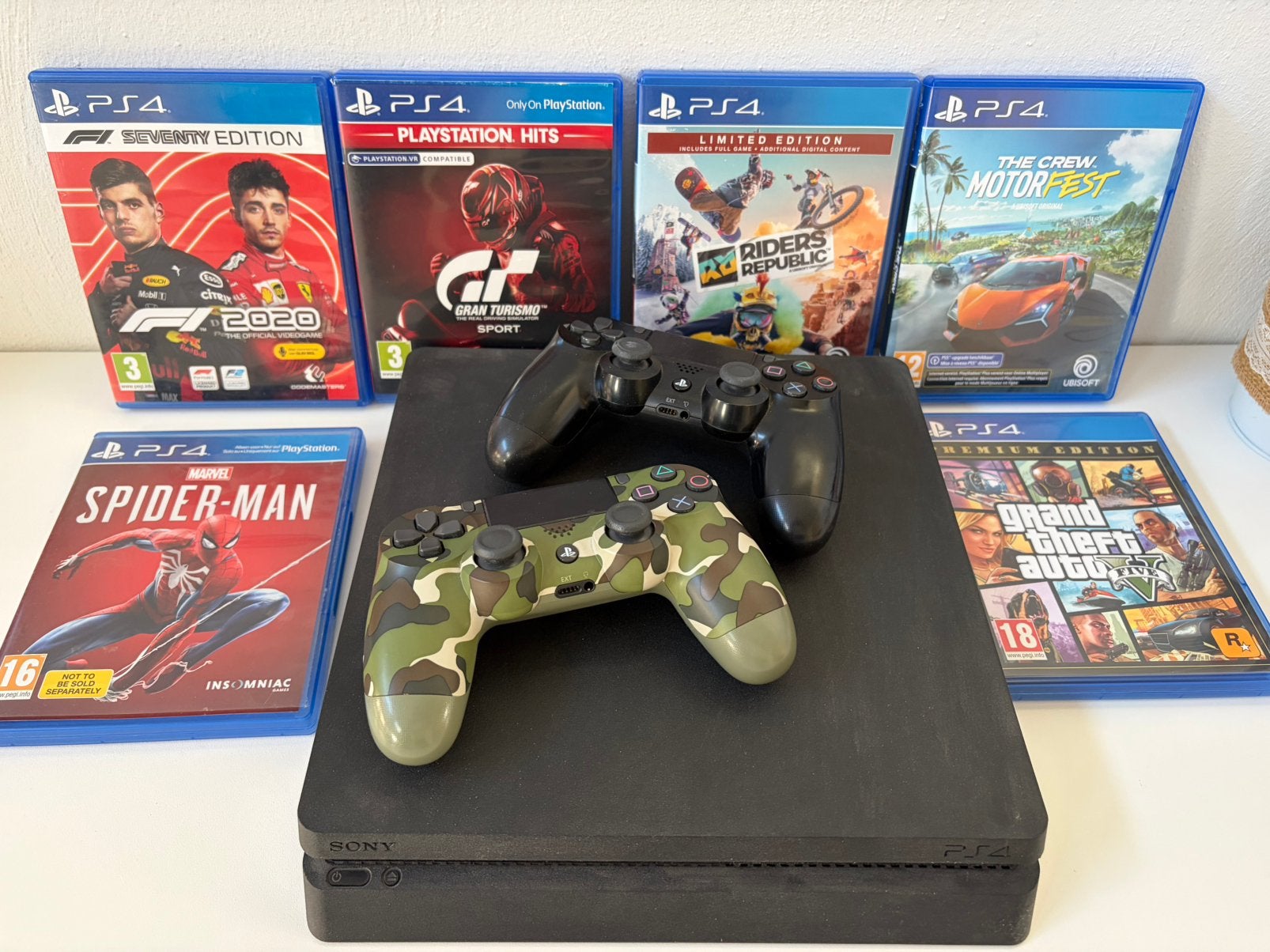 PS4 slim met 2 controllers en games, Spelcomputers en Games, Ophalen of Verzenden, Zo goed als nieuw, Met 2 controllers, Slim