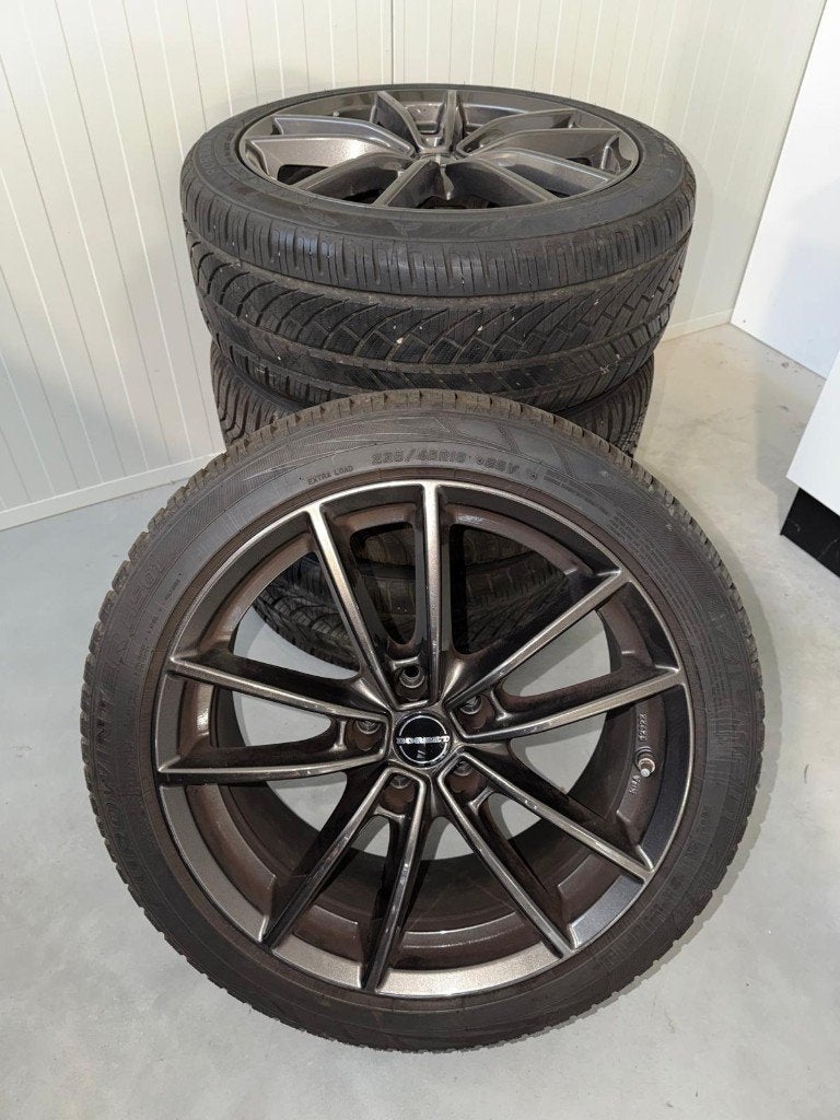 Ford Puma Set Velgen met Banden 225/45R18 18 inch, Auto-onderdelen, Banden en Velgen, Ophalen, 18 inch, Gebruikt, Band(en)