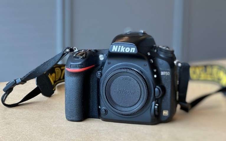 Nikon D750 body (43.398 clicks) goede staat, Draagriem, Spiegelreflex, Ophalen of Verzenden, Zo goed als nieuw