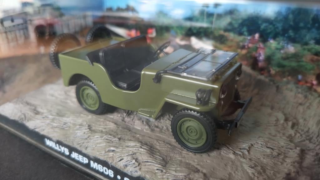 Willys Jeep 007 Octopussy 1:43 James Bond collection Pol, Hobby en Vrije tijd, Modelauto's | 1:43, Overige merken, Auto, Verzenden
