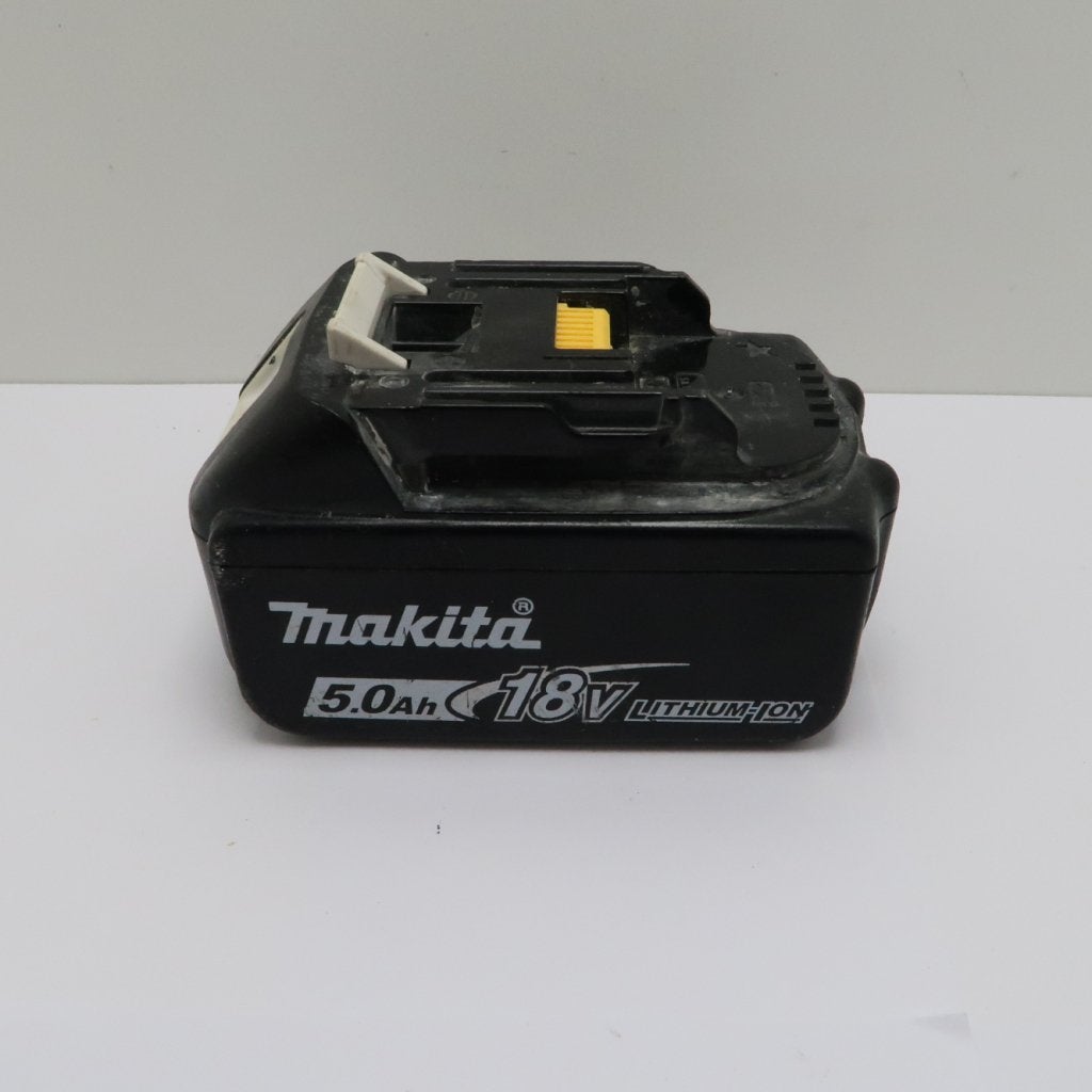 Makita 18V 5.0Ah Lithium ION Accu | Redelijke Staat, Makita, Zo goed als nieuw, Support@makita.com, Makita Corporation, 3-11-8, Sumiyoshi-cho, 
Anjo, Aichi 446-8502
Japan